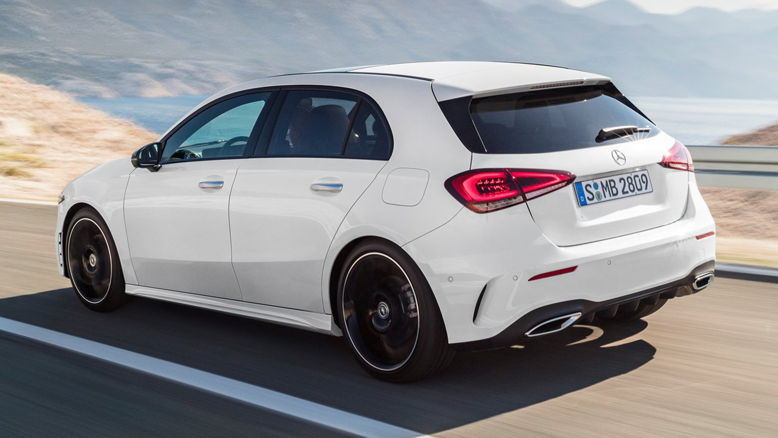 Mercedes A-Class: Τι προσφέρει το «αστέρι» των 21.911 ευρώ; 