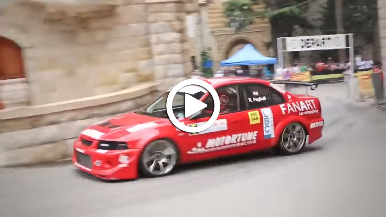 Video: Mitsubishi Lancer Evo στα άκρα με τρομακτικό ήχο