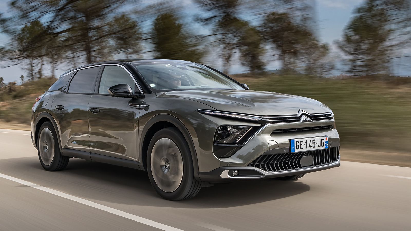 Οδηγούμε στη Βαρκελώνη το νέο Citroen C5 X