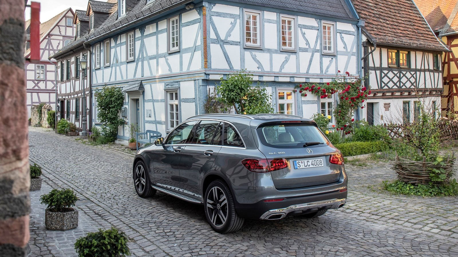 Mercedes GLC: Η νέα γενιά απέναντι στην προηγούμενη