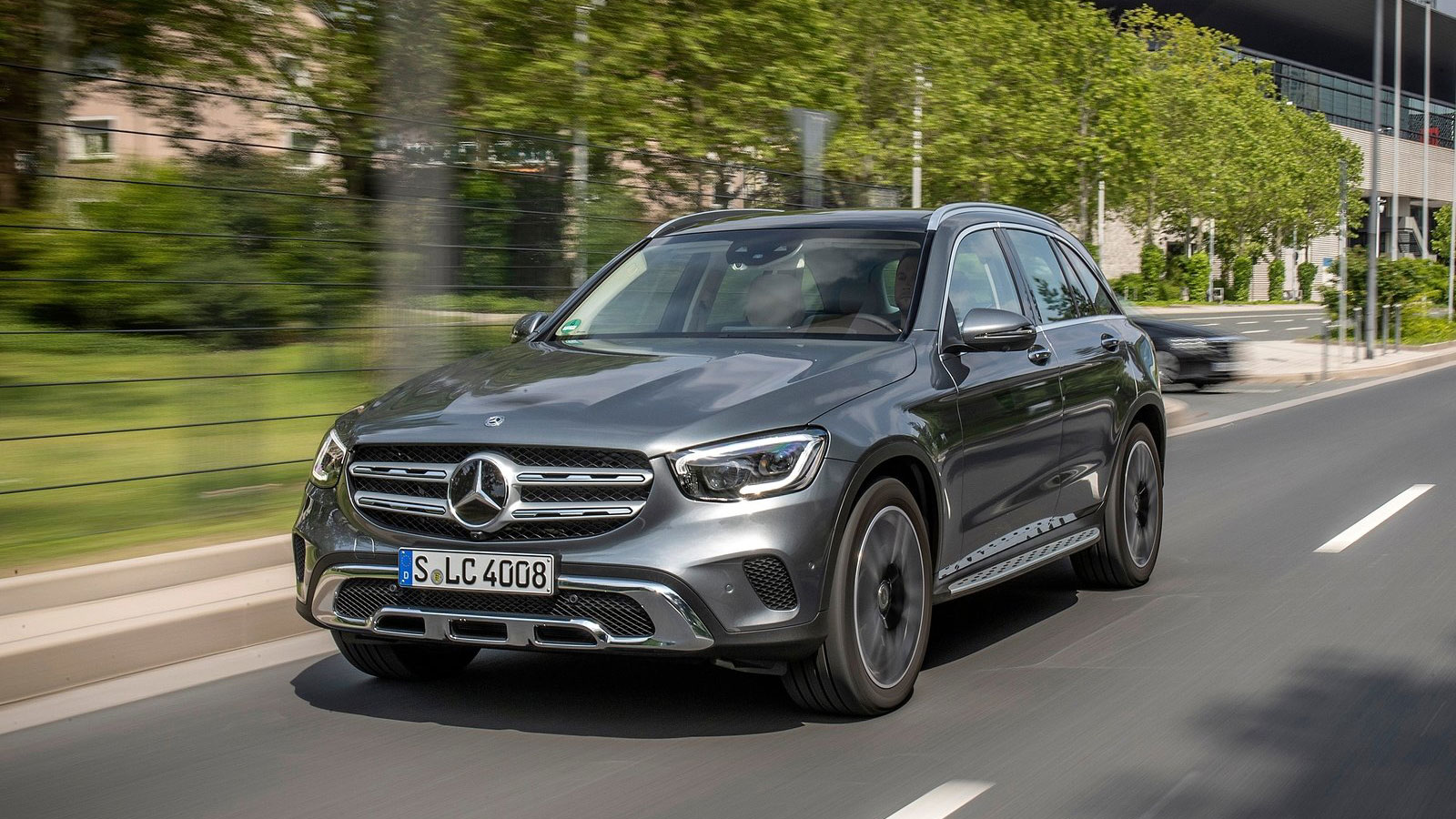 Mercedes GLC: Η νέα γενιά απέναντι στην προηγούμενη