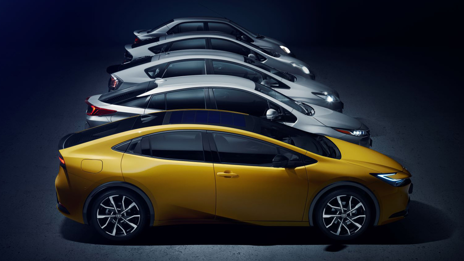 Toyota Prius: Επαναστατεί στα υβριδικά επί 26 χρόνια