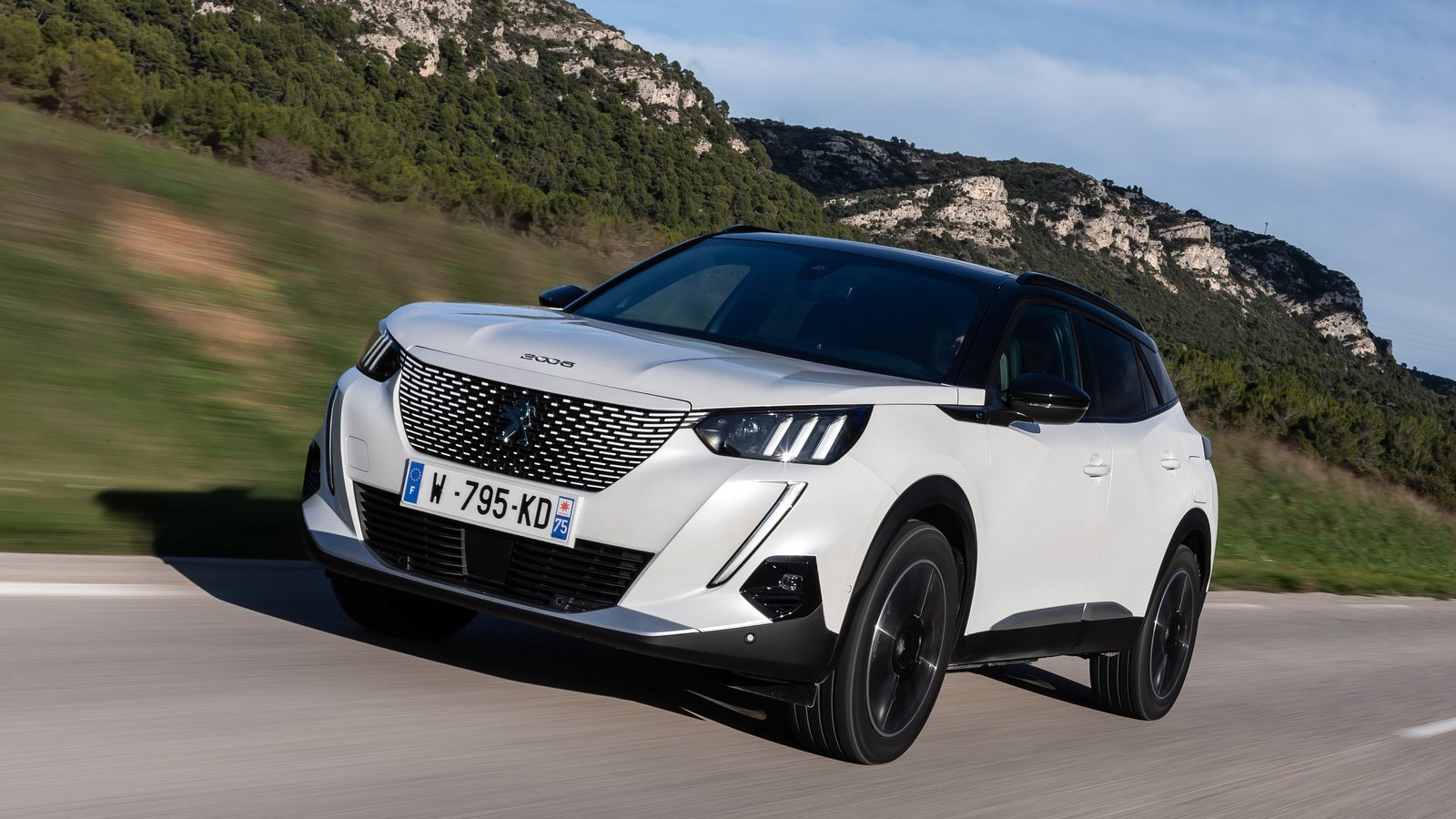 Peugeot 2008 βενζίνη, diesel ή ηλεκτρικό;