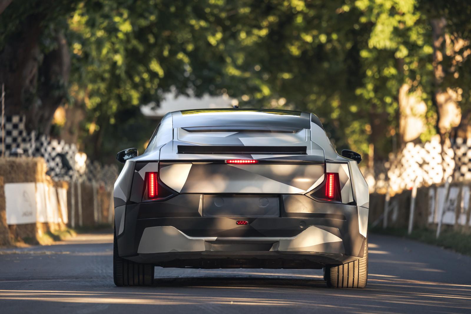 Το Polestar 5 εμφανίστηκε και υπόσχεται 884 ηλεκτρικούς ίππους 