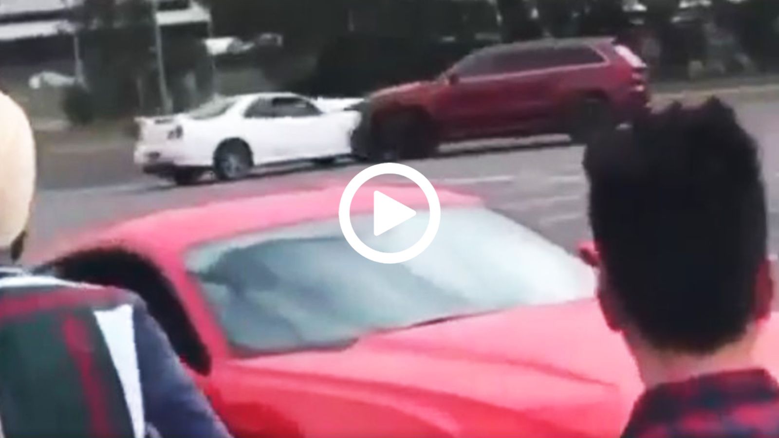 SUVάτος γούσταρε γκάζια και να καταστρέφει Nissan GT-R