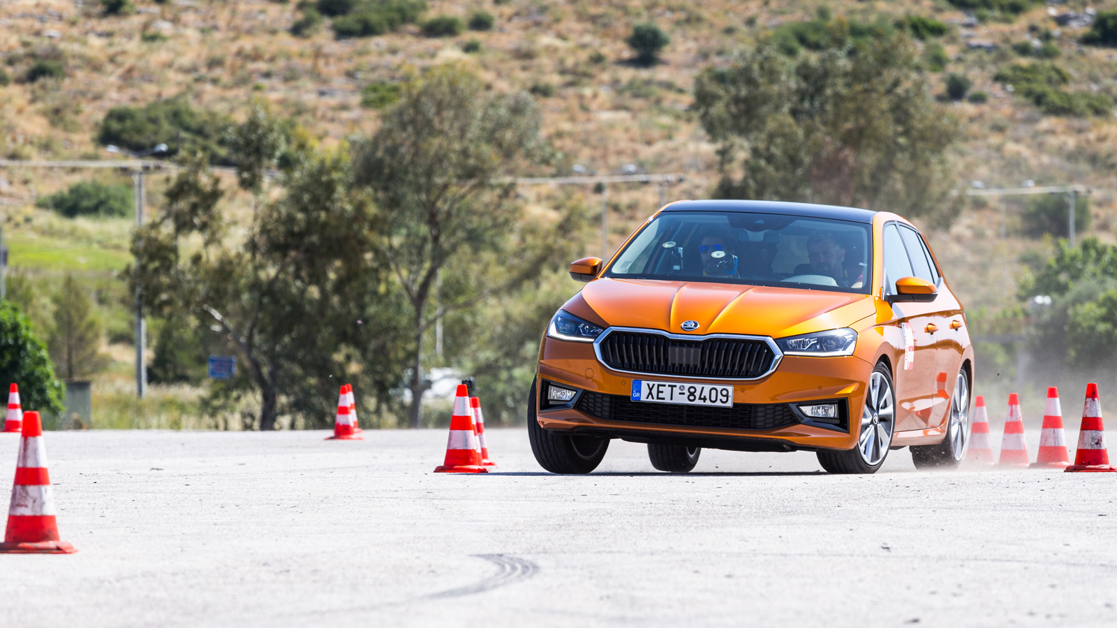 Xάρη στη δραστική επέμβαση του ΕSP, το Skoda Fabia επανέρχεται με απόλυτη ασφάλεια στην λωρίδα κυκλοφορίας στην 3η αλλαγή κατεύθυνσης μέχρι και την τα