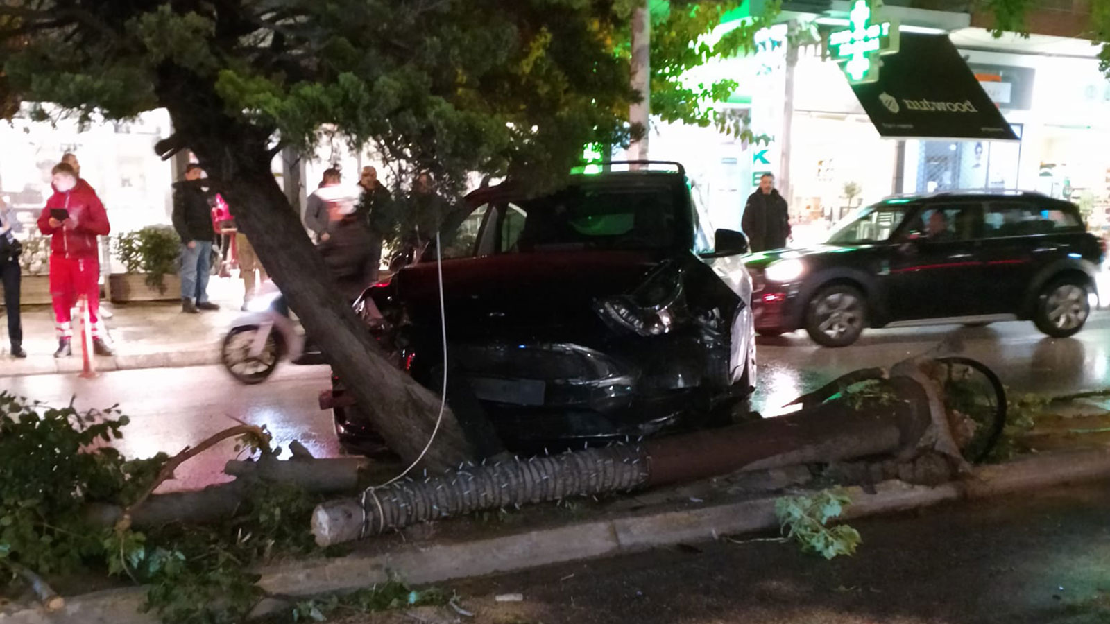 Σύμφωνα με τα όσα αναφέρει ο χρήσης που ανήρτησε τις φωτογραφίες σε ομάδα σχετική με την ηλεκτροκίνηση στην Ελλάδα στα social media το ηλεκτρικό «δεν 