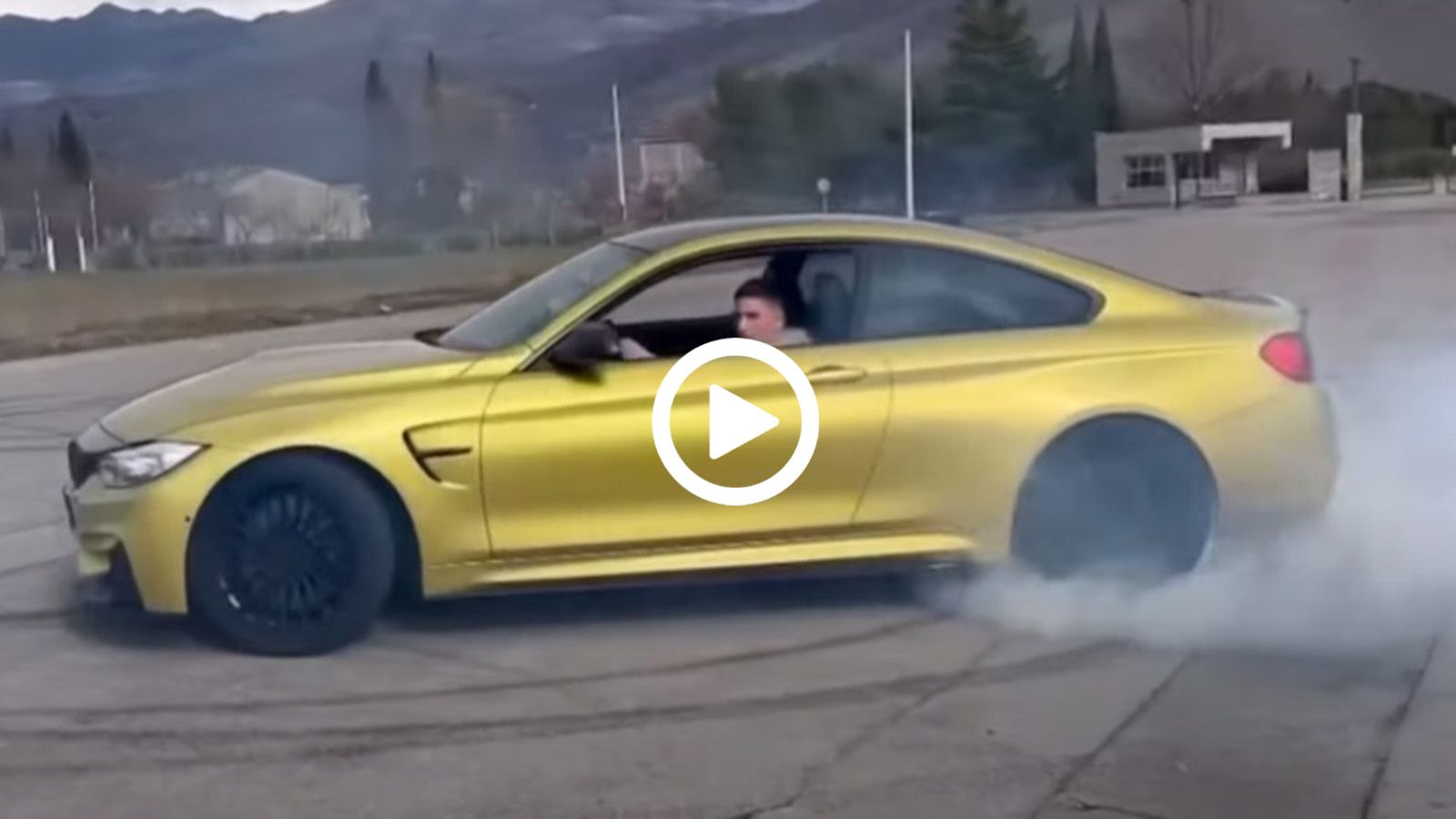 14χρονο παλικαράκι «σκίζει» BMW M4 σε αλάνα