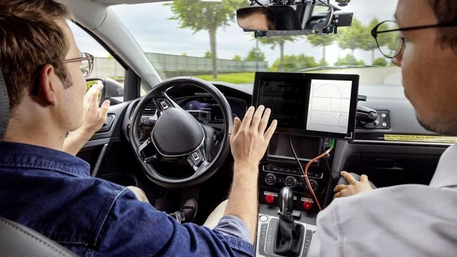 Αναπτύσσουν συστήματα αυτόνομης οδήγησης Bosch και VW