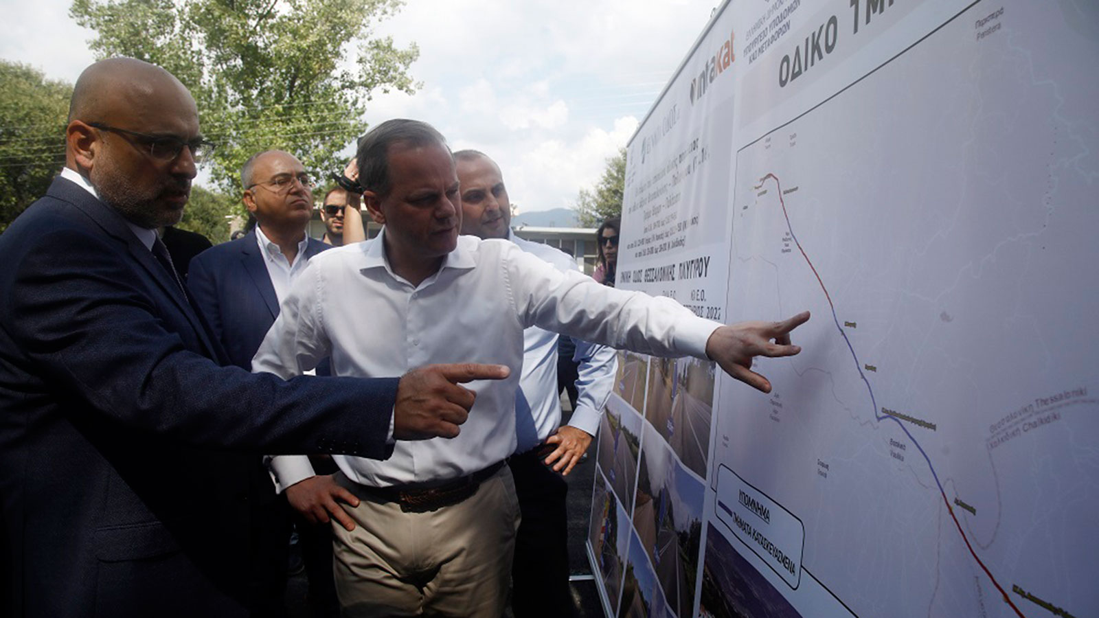 Δρόμος στην Ελλάδα παραδόθηκε 12 χρόνια αργότερα αλλά 6 μήνες νωρίτερα!