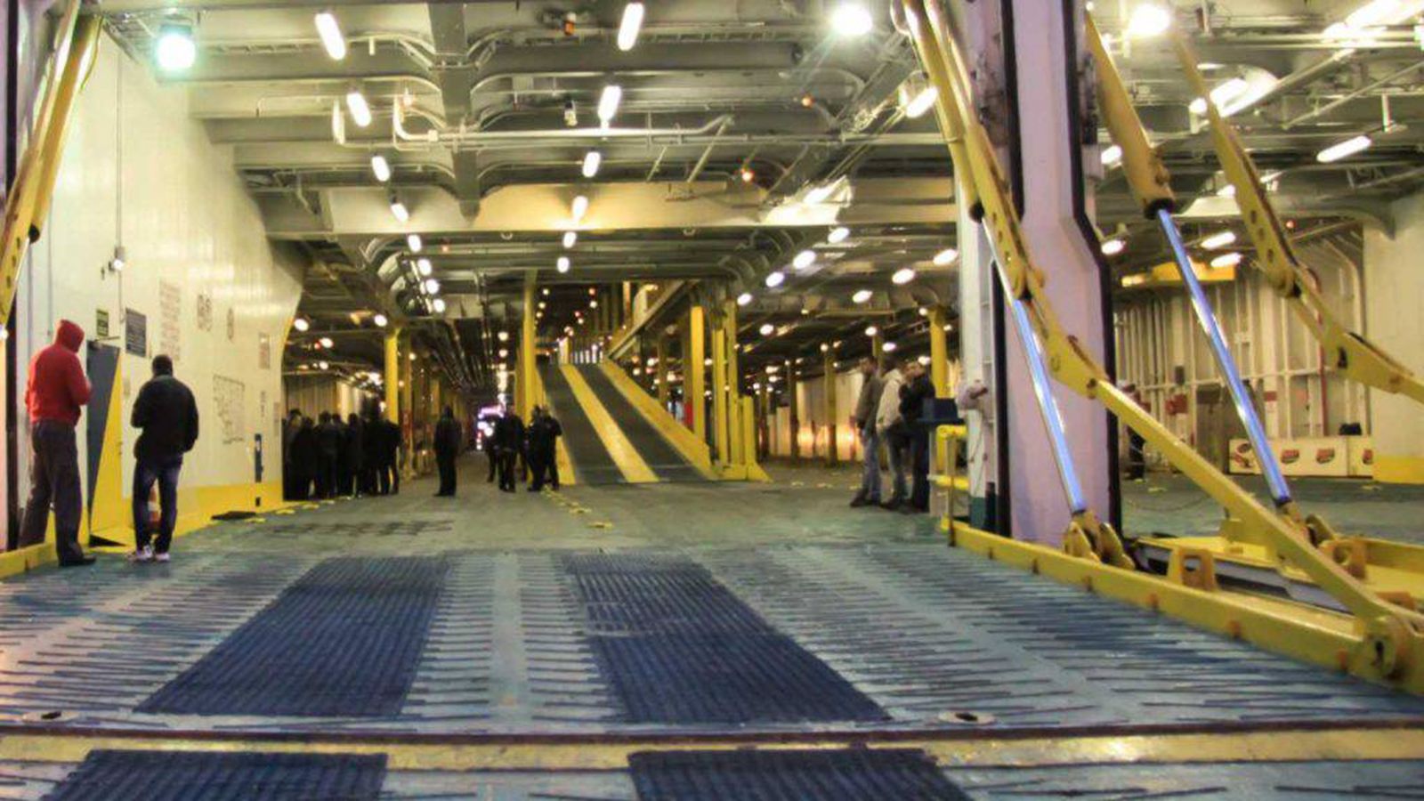 Σαντορίνη: 55χρονος οδηγός σκοτώθηκε μέσα σε γκαράζ πλοίου