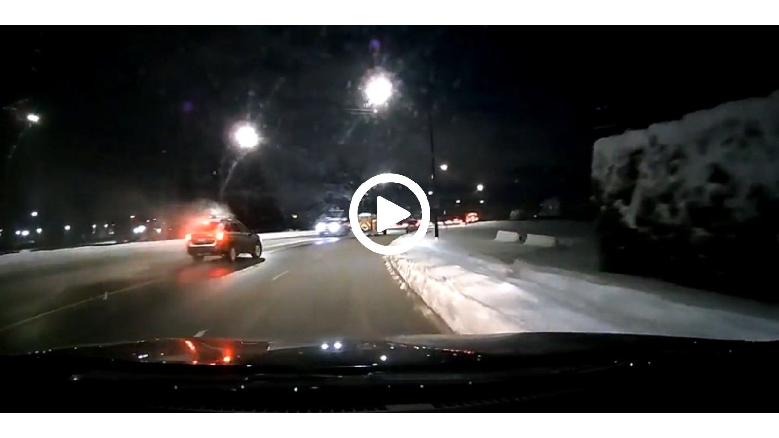 VIDEO: Τρελή μετωπική από γλύστρα σε πάγο