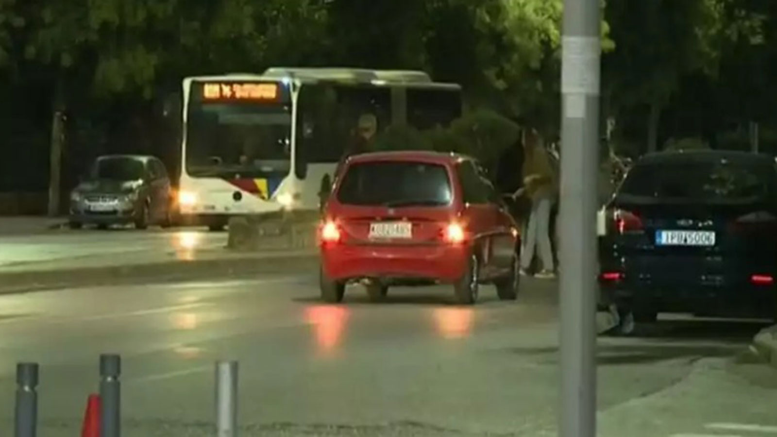 Θεσσαλονίκη: Αυτοκίνητο παρέσυρε γυναίκα σε ζωντανή μετάδοση