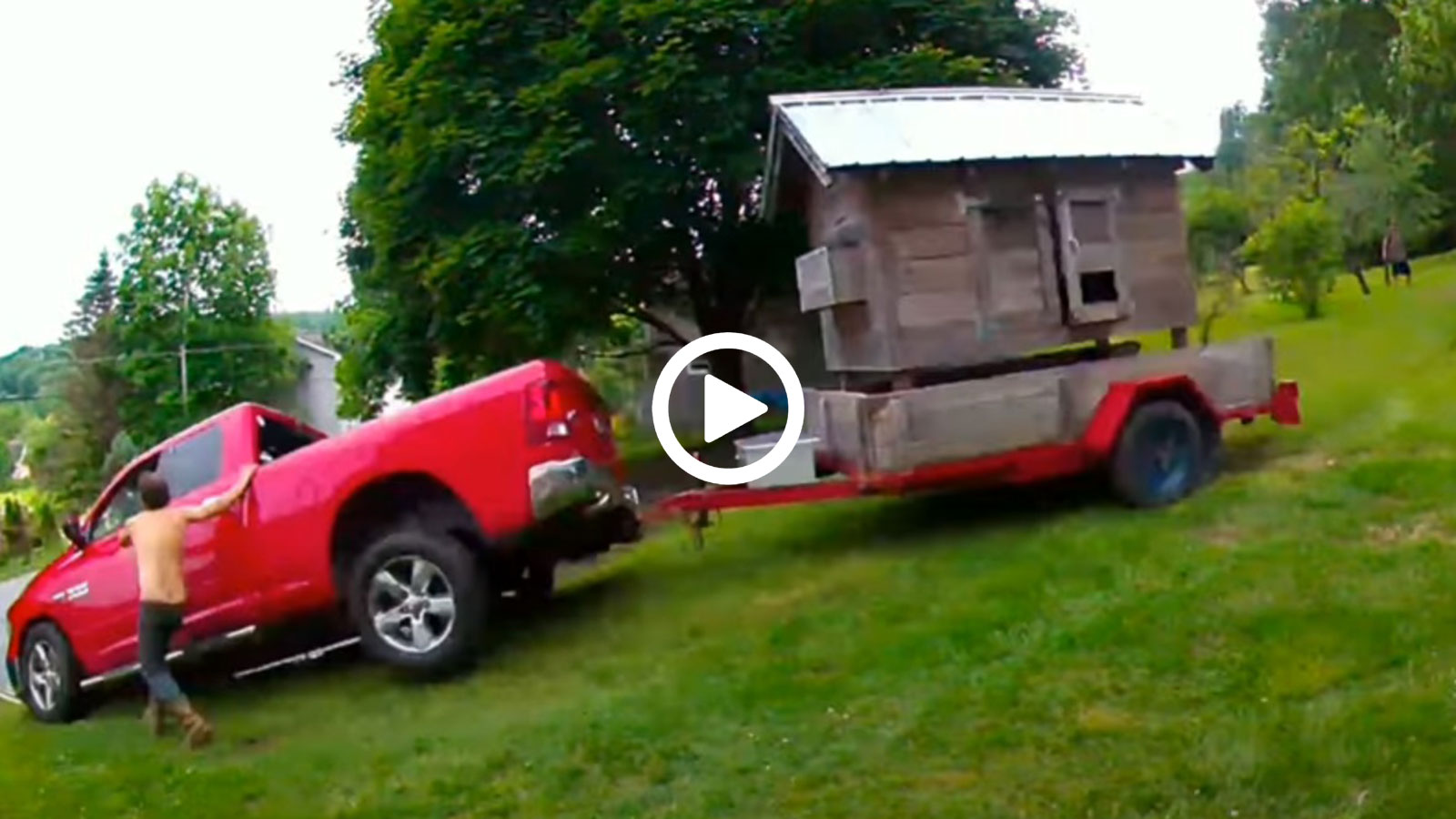 Κοτέτσι φεύγει για βόλτα μαζί με το Pick-Up!