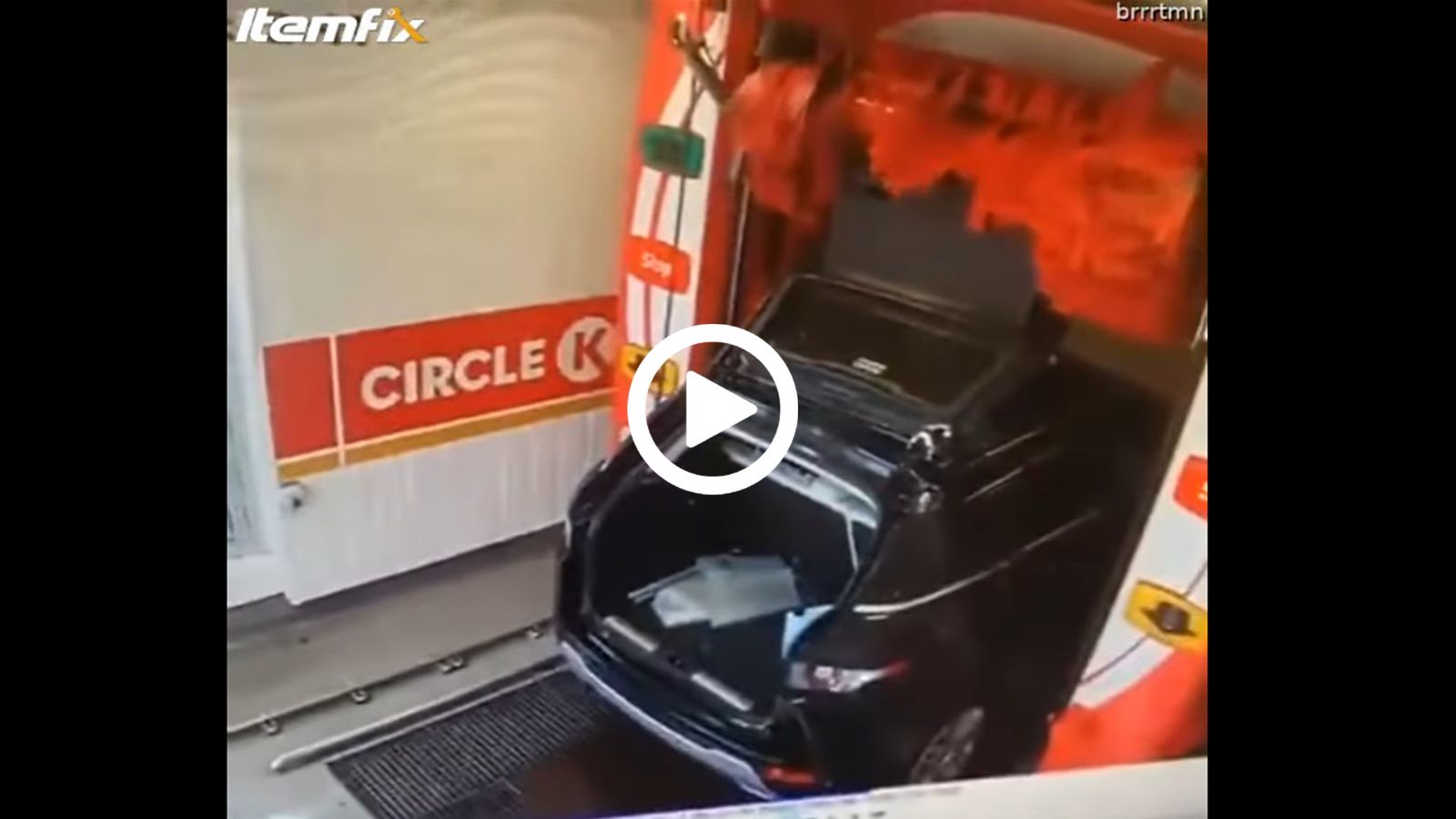 Αυτό το Land Rover δεν θα πάει ξανά για πλύσιμο...