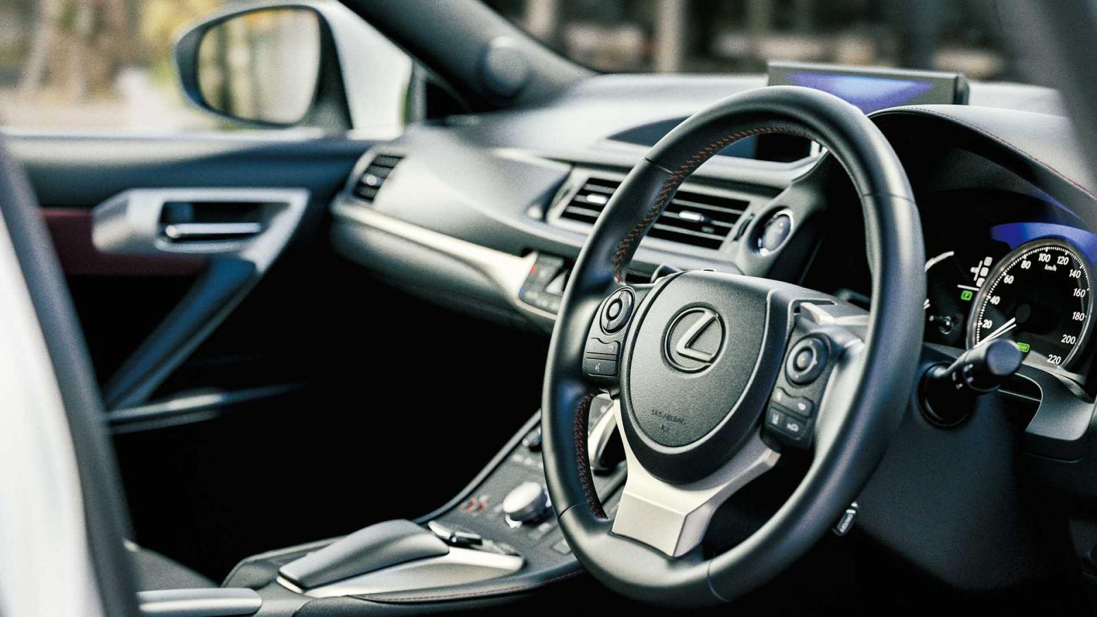 Η Lexus λέει αντίο στο CT200h με μια νέα έκδοση