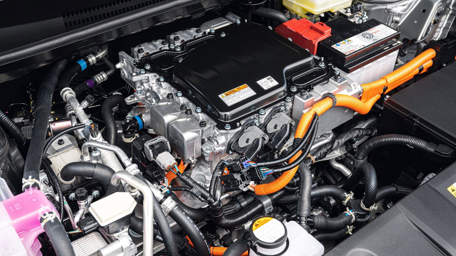 Νέες τιμές για το 1ο ηλεκτρικό Toyota: Από 42.920&euro; το bZ4X στην Ελλάδα