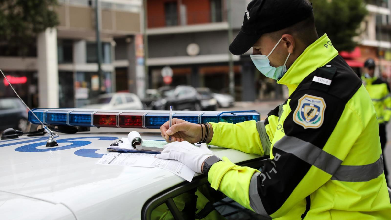 Παραλιακή: Mε γερανό έφυγαν 7 οχήματα - Έλεγχοι σε όλη την Ελλάδα