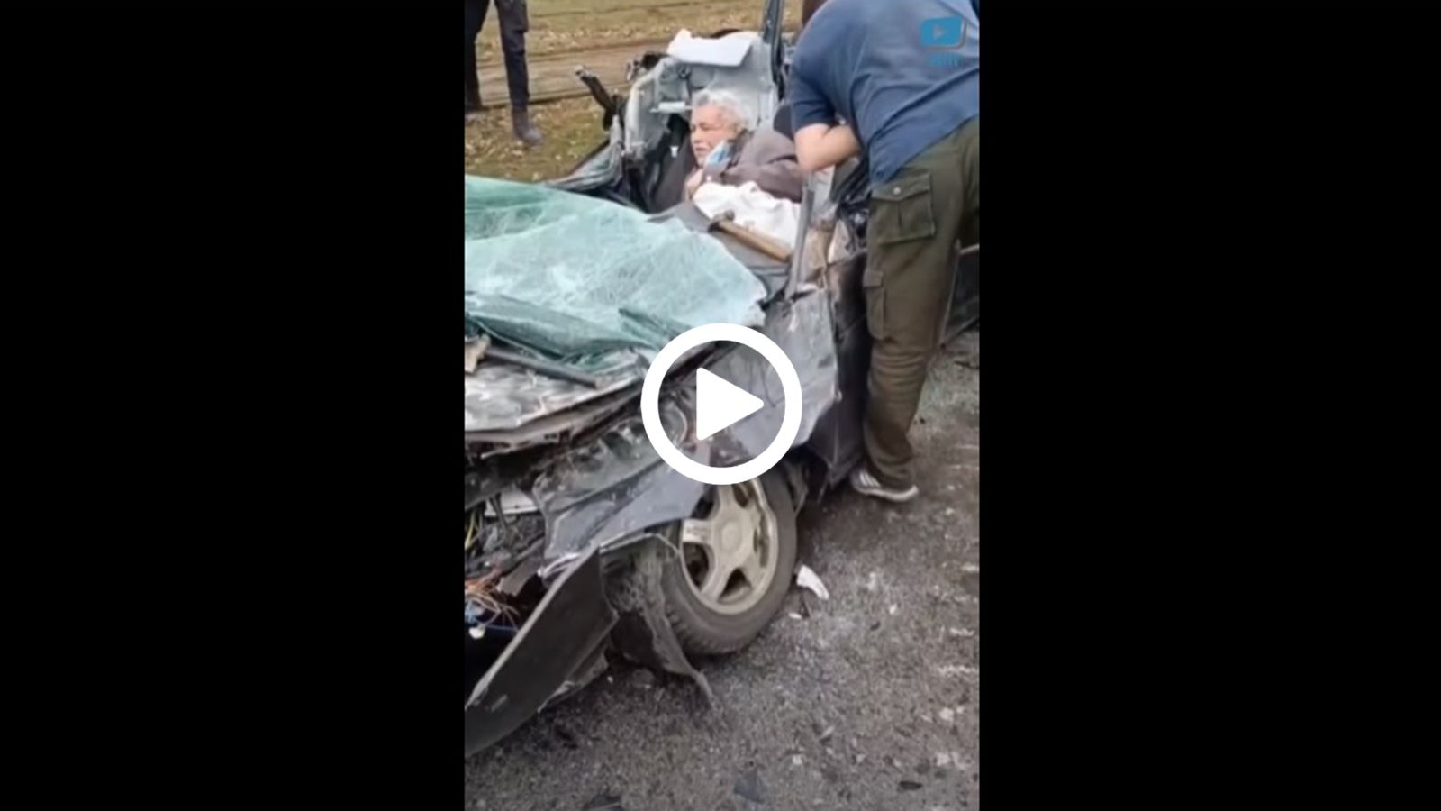 Τανκ έπεσε επίτηδες πάνω σε ΙΧ και το ισοπέδωσε