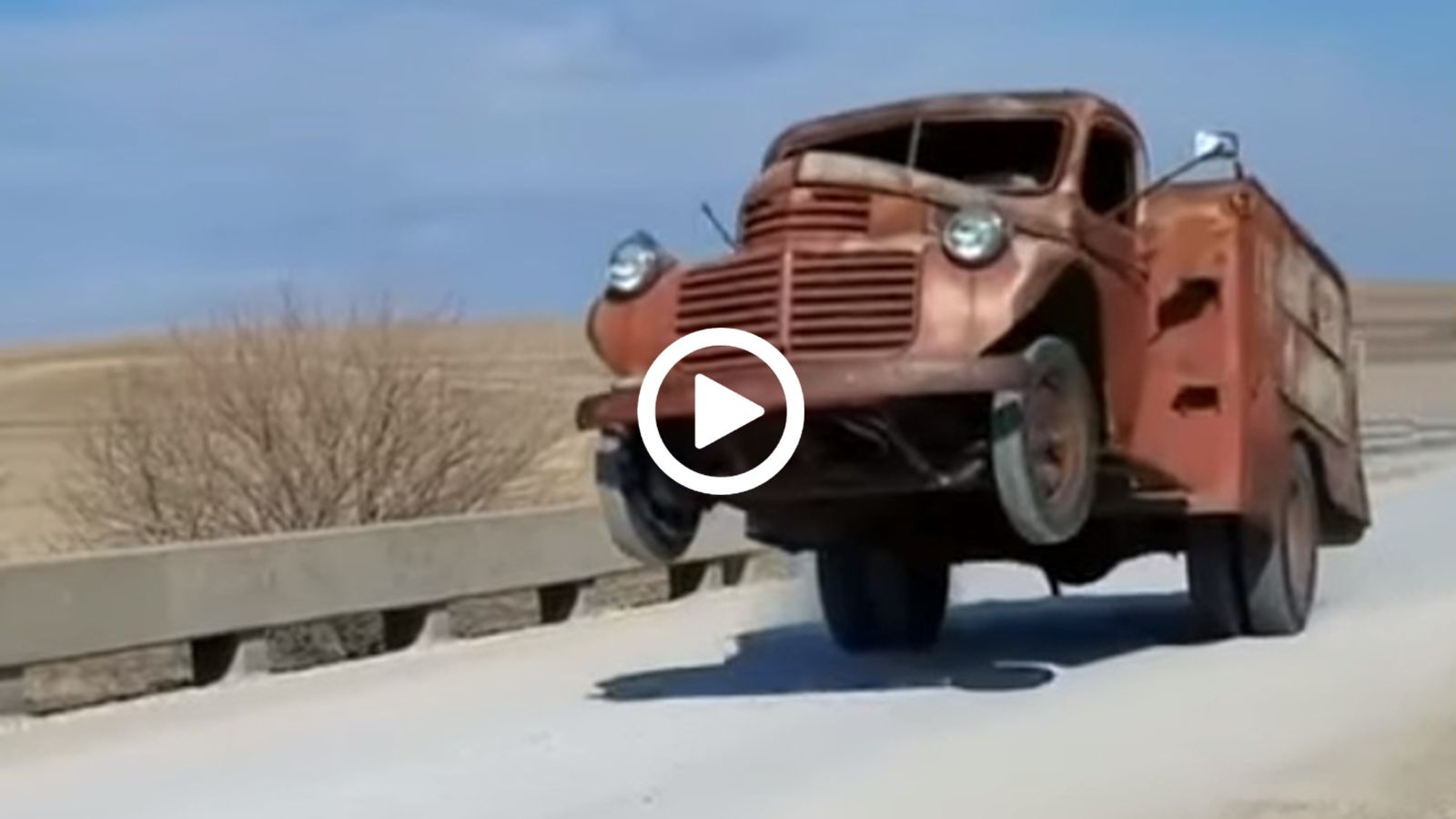 Έβαλαν V8 μοτέρ σε σαράβαλο και άρχισε τις σούζες!