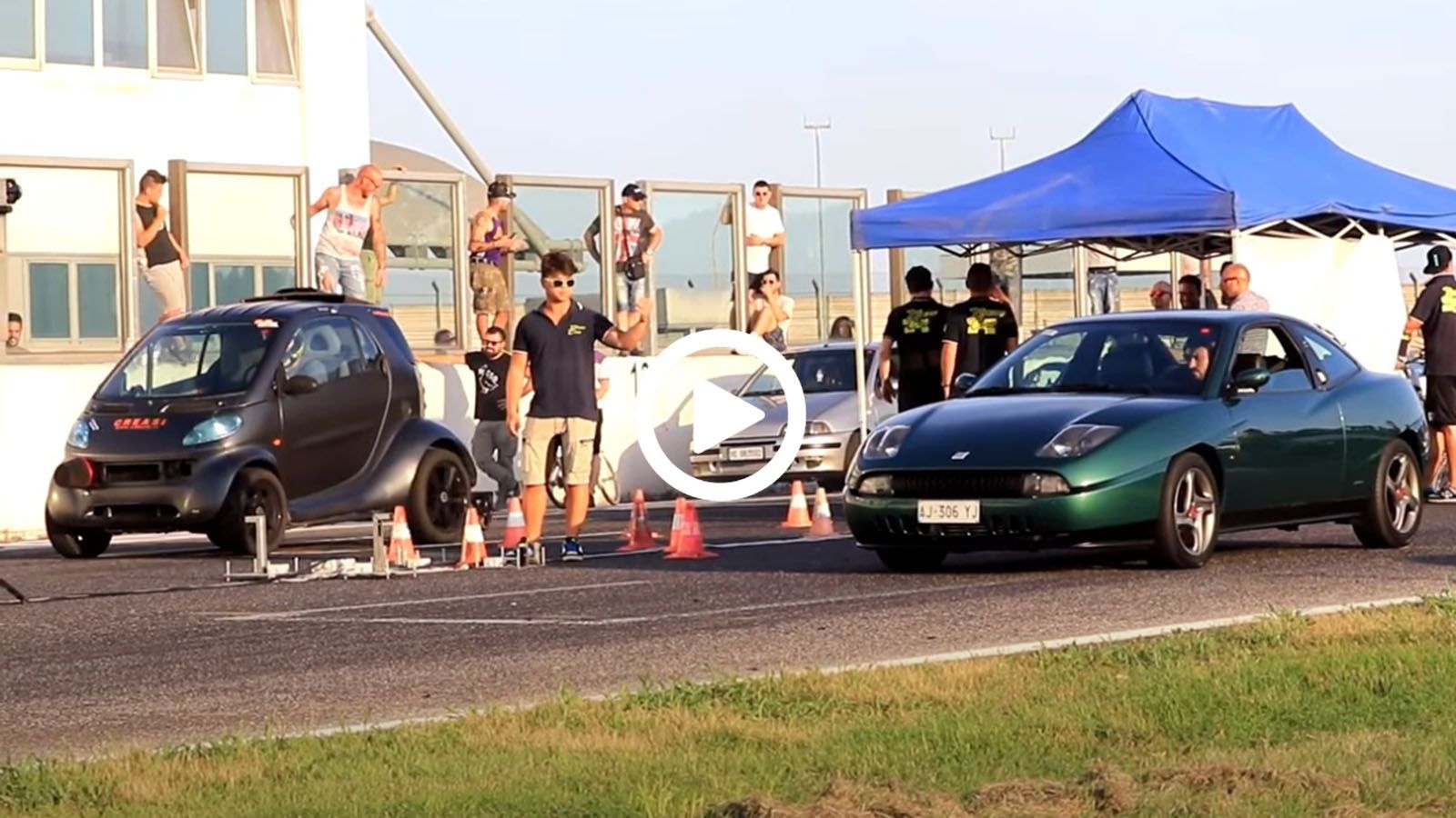 Diesel smartάκι με 300 άλογα γλεντάει Fiat Coupe & AMG A 45