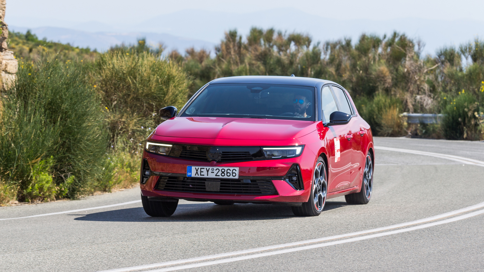 Super Συγκριτικό: Opel Astra vs Volkswagen Golf