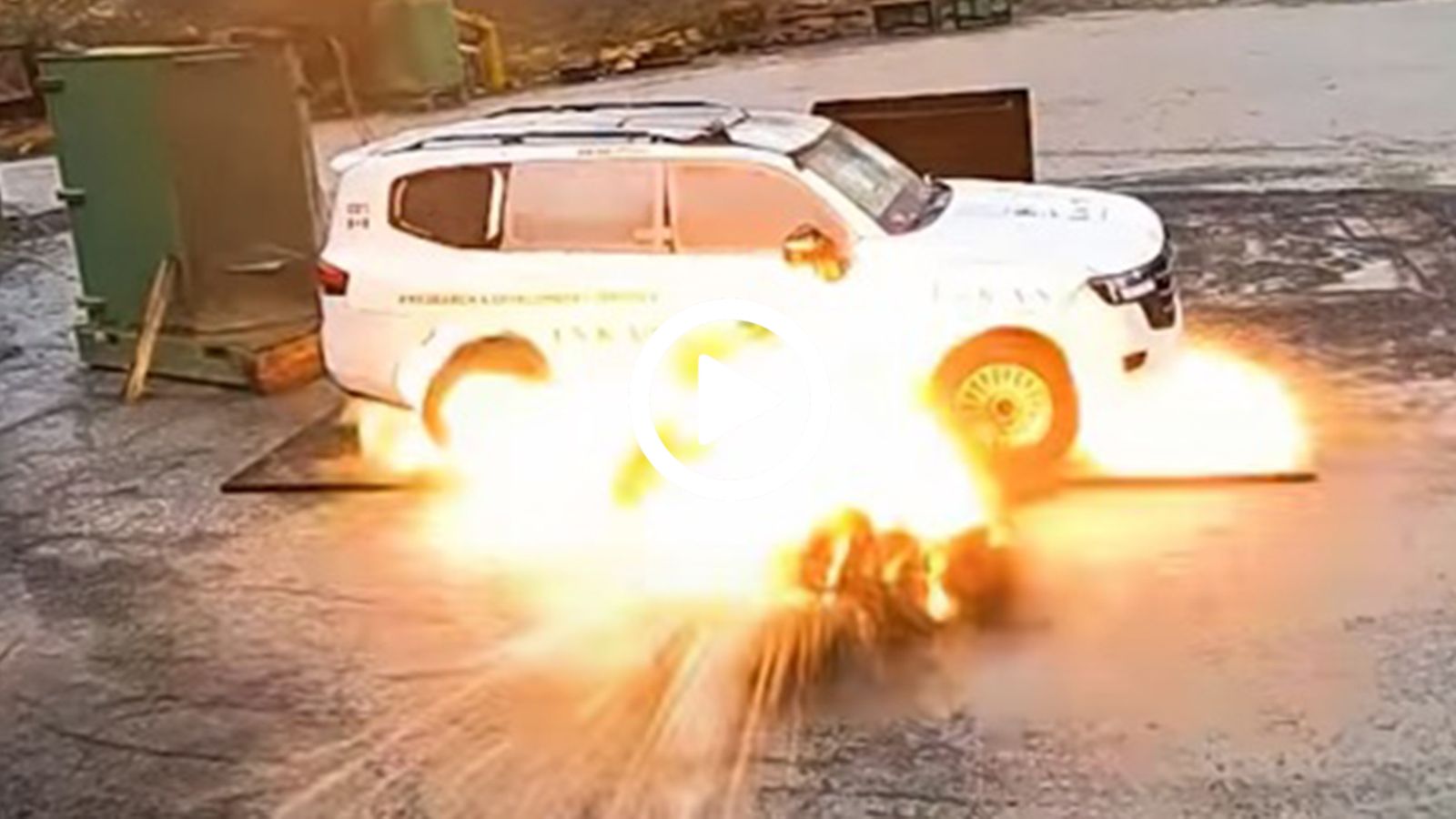 15 κιλά δυναμίτης αλλά το Toyota ούτε που... «ίδρωσε»!