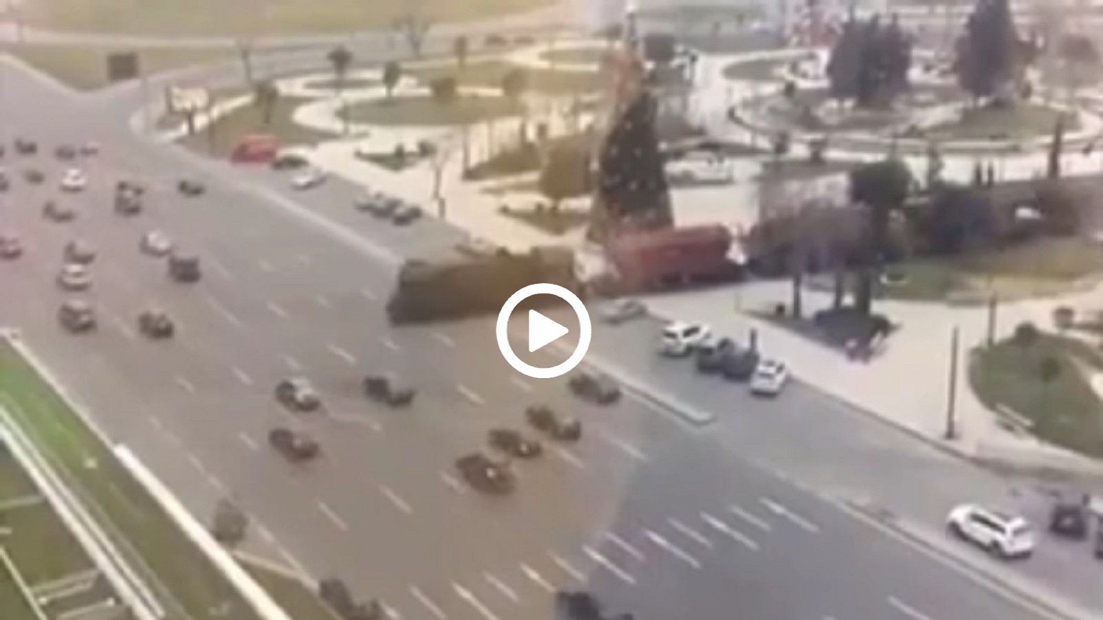 VIDEO: ...έβλεπε τα τρένα να περνούν
