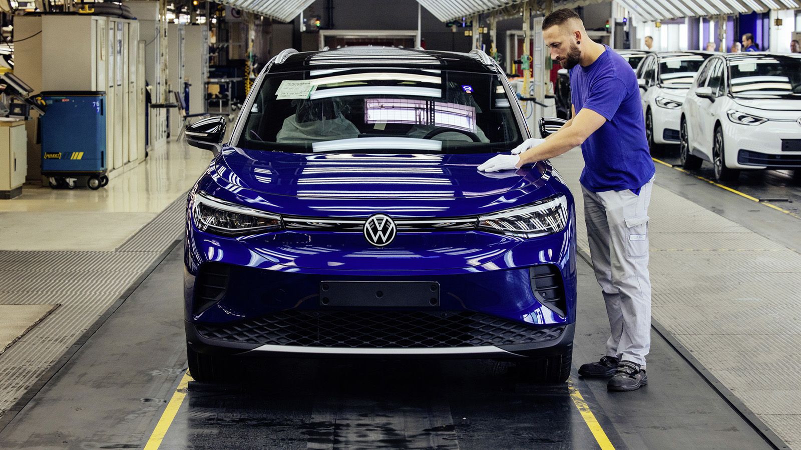 Νέο μπόνους 500 ευρώ δίνει το VW Group στους υπαλλήλους του