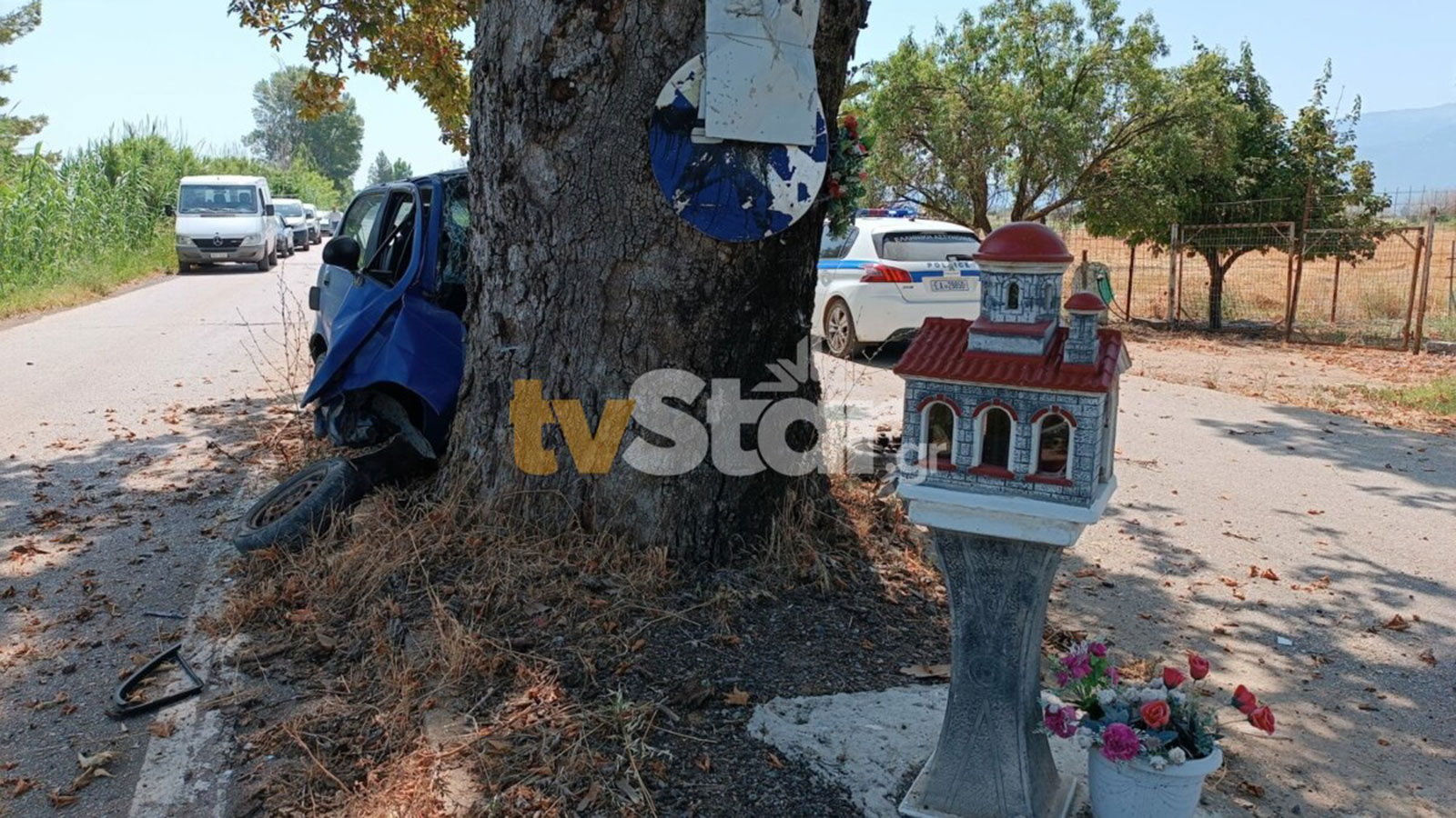 Daewoo Matiz «καρφώθηκε» σε δέντρο - Νεκρός ο 19χρονος οδηγός
