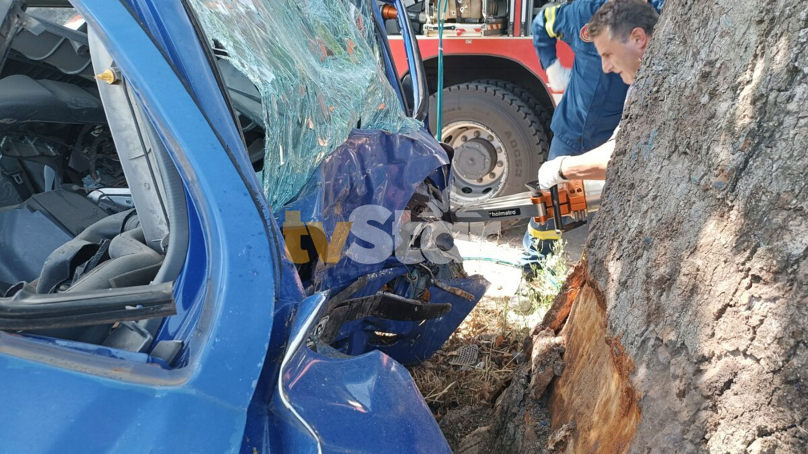 Daewoo Matiz «καρφώθηκε» σε δέντρο - Νεκρός ο 19χρονος οδηγός