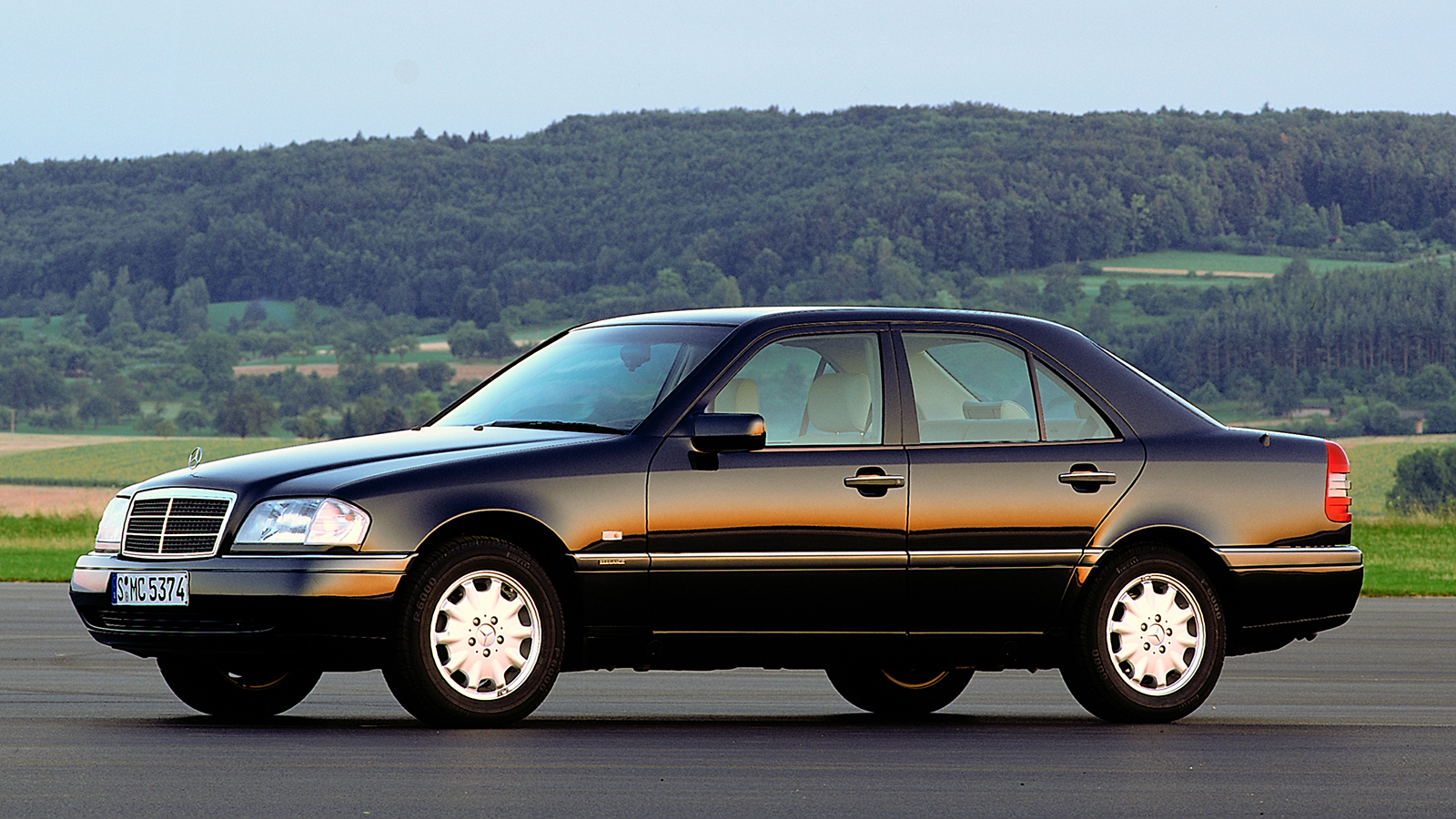 Mercedes C-Class W202: Η 1η αγαπημένη Mercedes των Ελλήνων