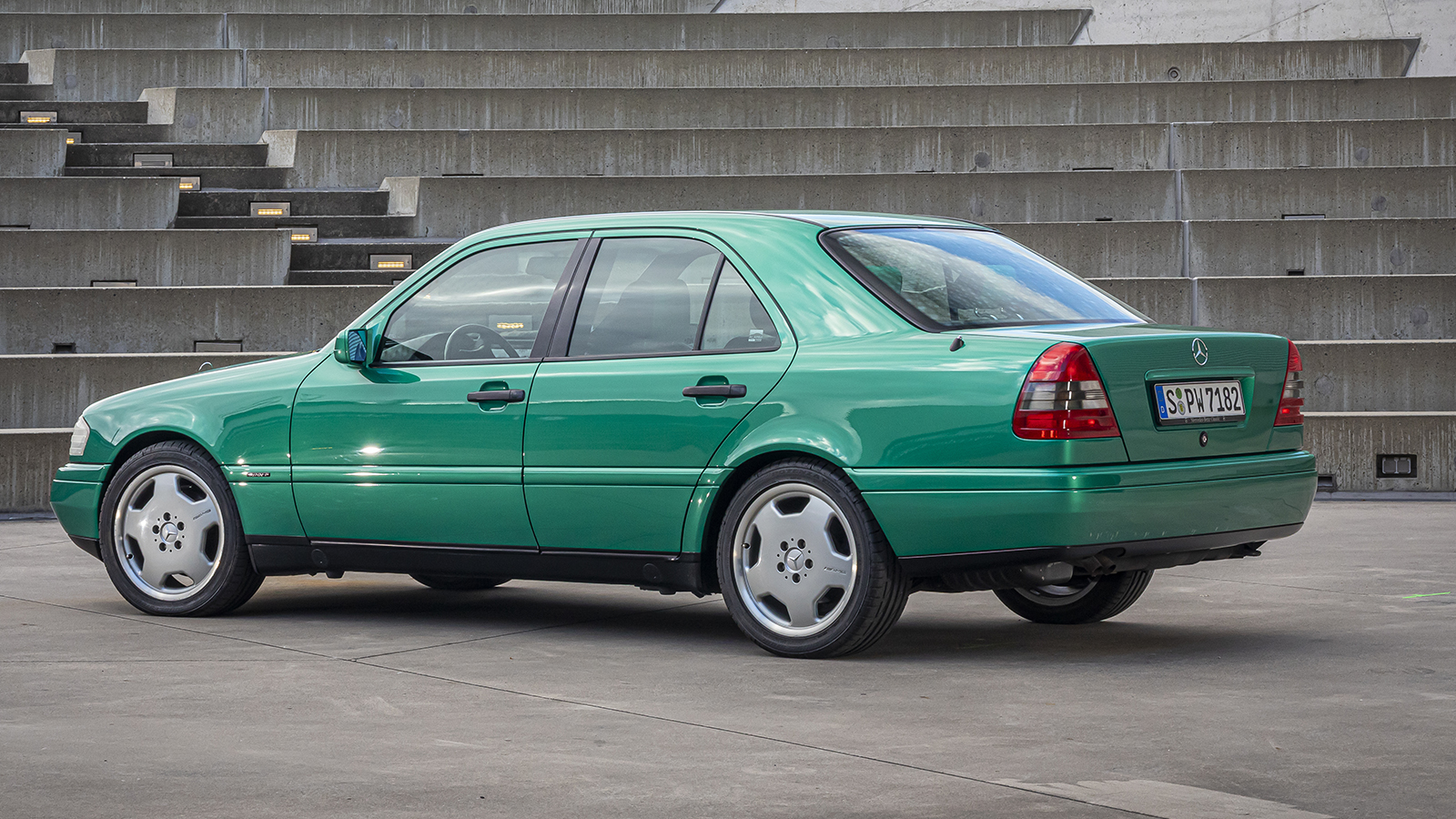 Mercedes C-Class W202: Η 1η αγαπημένη Mercedes των Ελλήνων