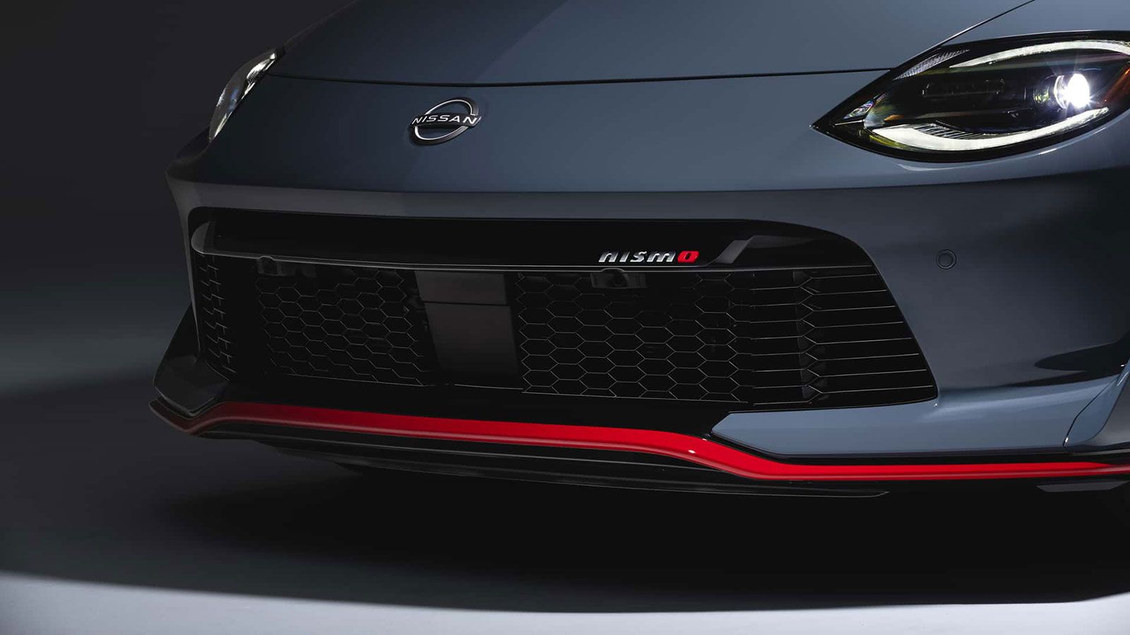 Εμπρός μάσκα με σπορ στοιχεία