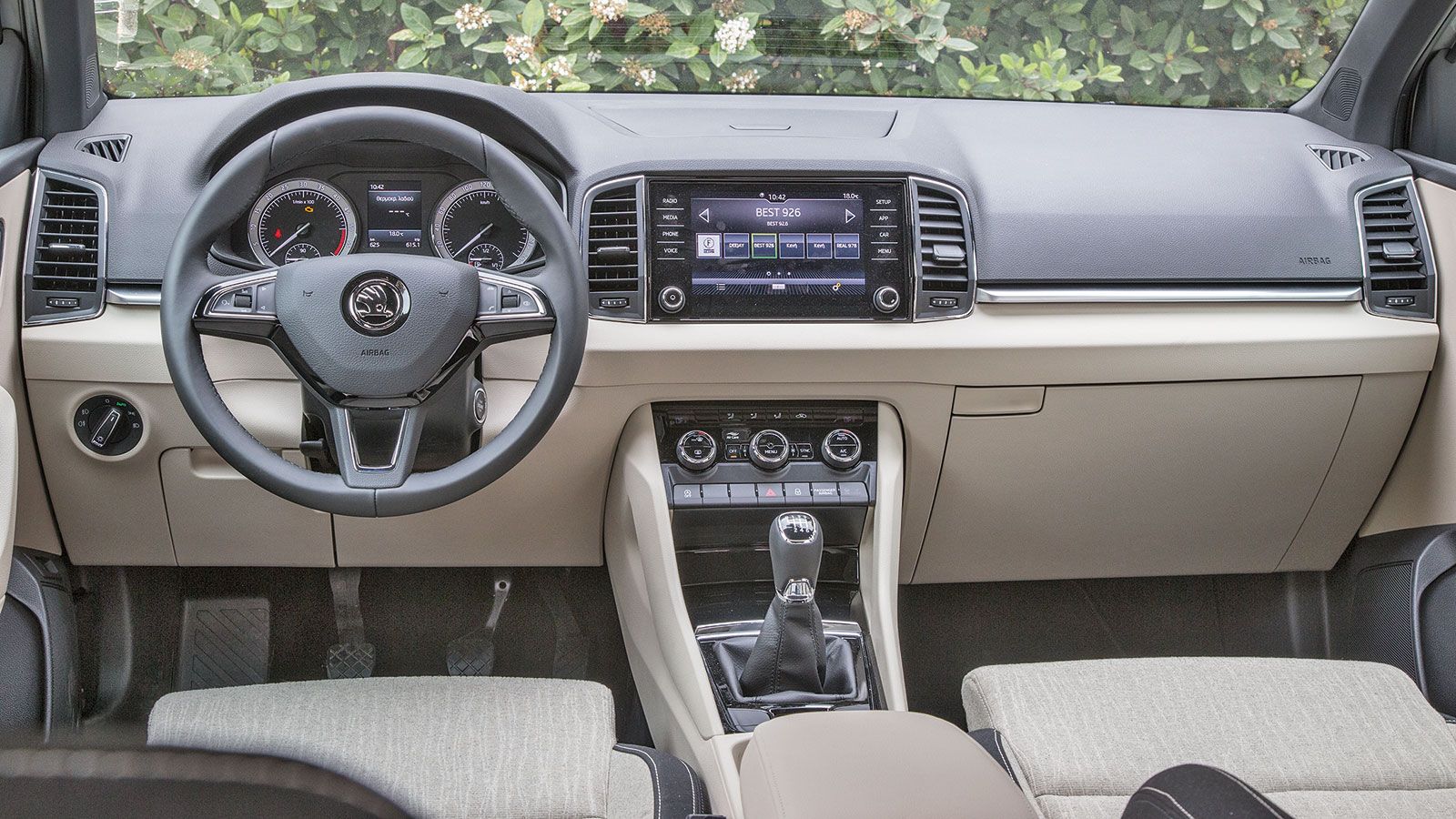 Συγκριτικό μεταχειρισμένων: Skoda Karoq diesel VS υβριδικό Toyota C-HR