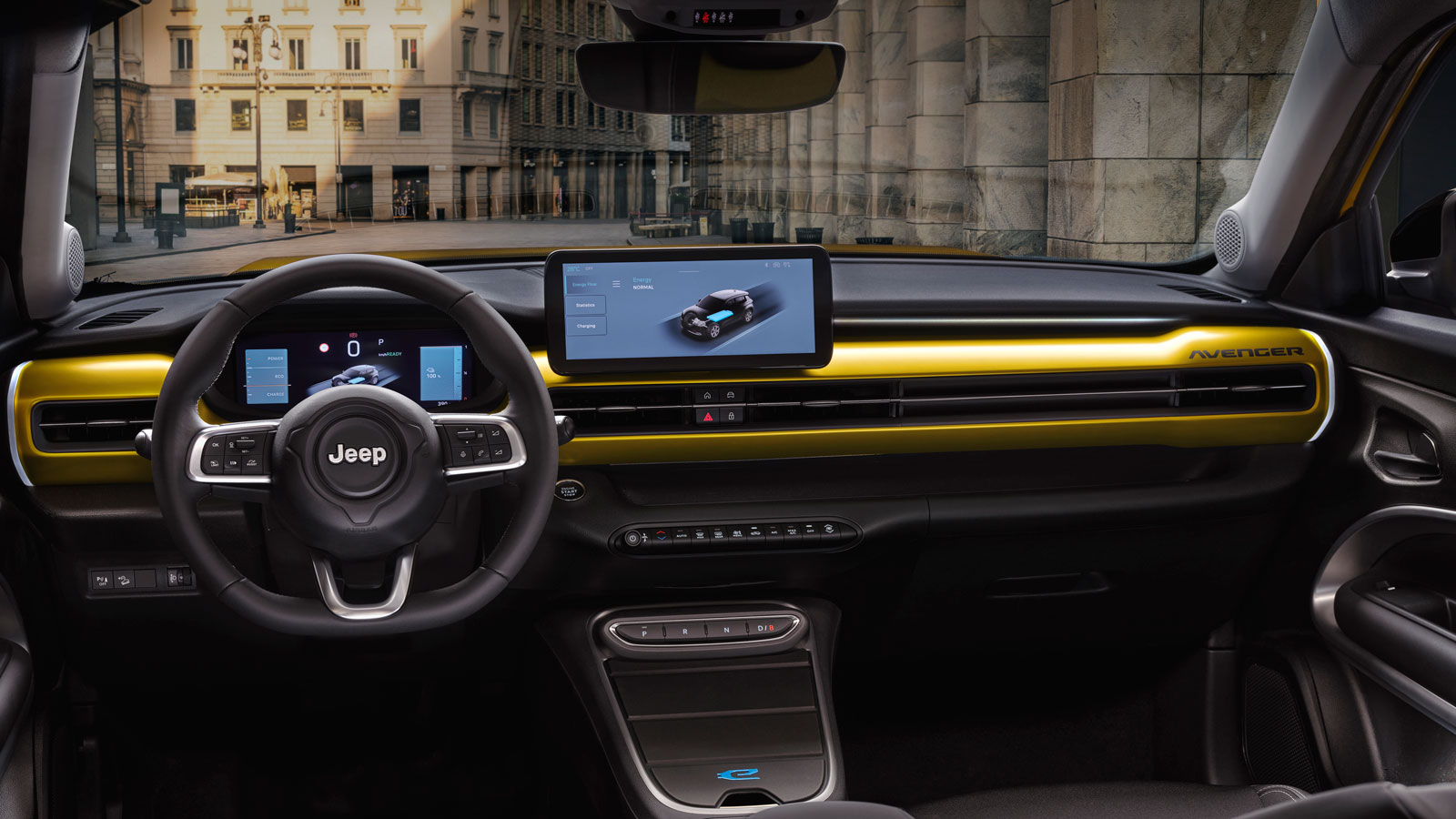 Στάνταρ στο Jeep Avenger βλέπουμε touchscreen 10,25 ιντσών για το infotainment Uconnect, οθόνη που έχει μεγαλύτερη διάσταση από κάθε μοντέλο της φίρμα