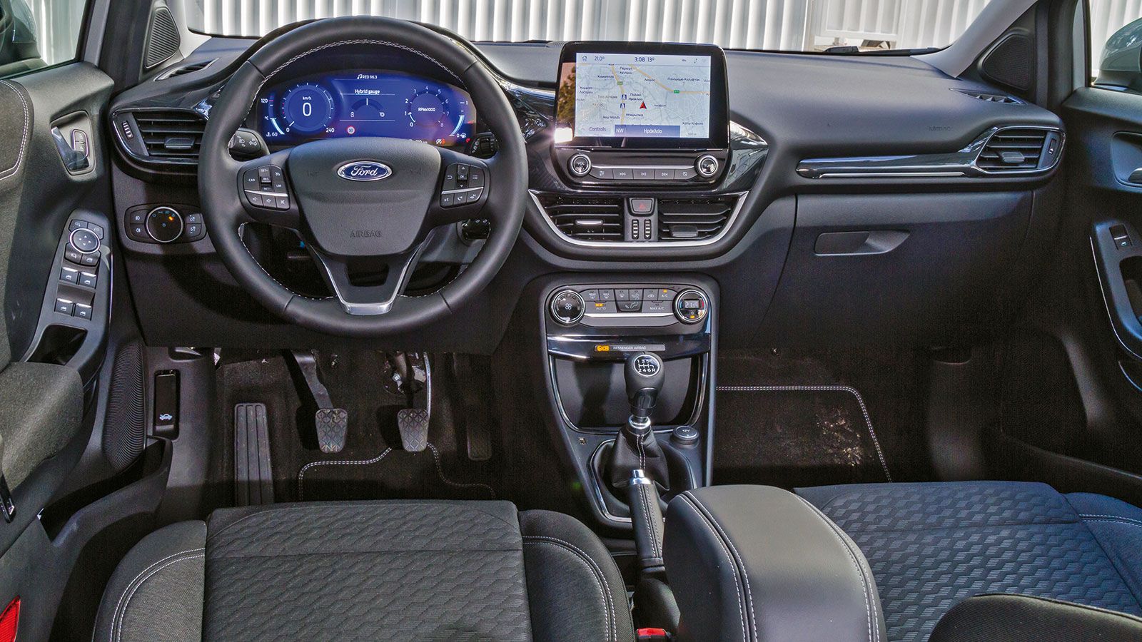 To εσωτερικό του Ford Puma.