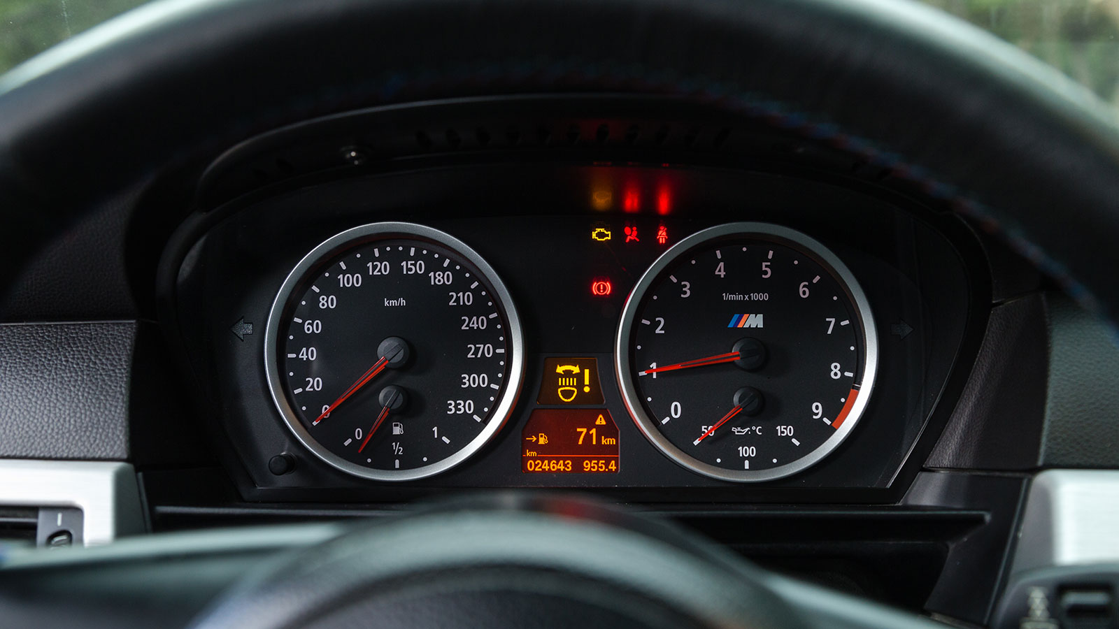 Αυτή είναι η ελληνική BMW M5 νεκροφόρα που έγινε viral παγκοσμίως!