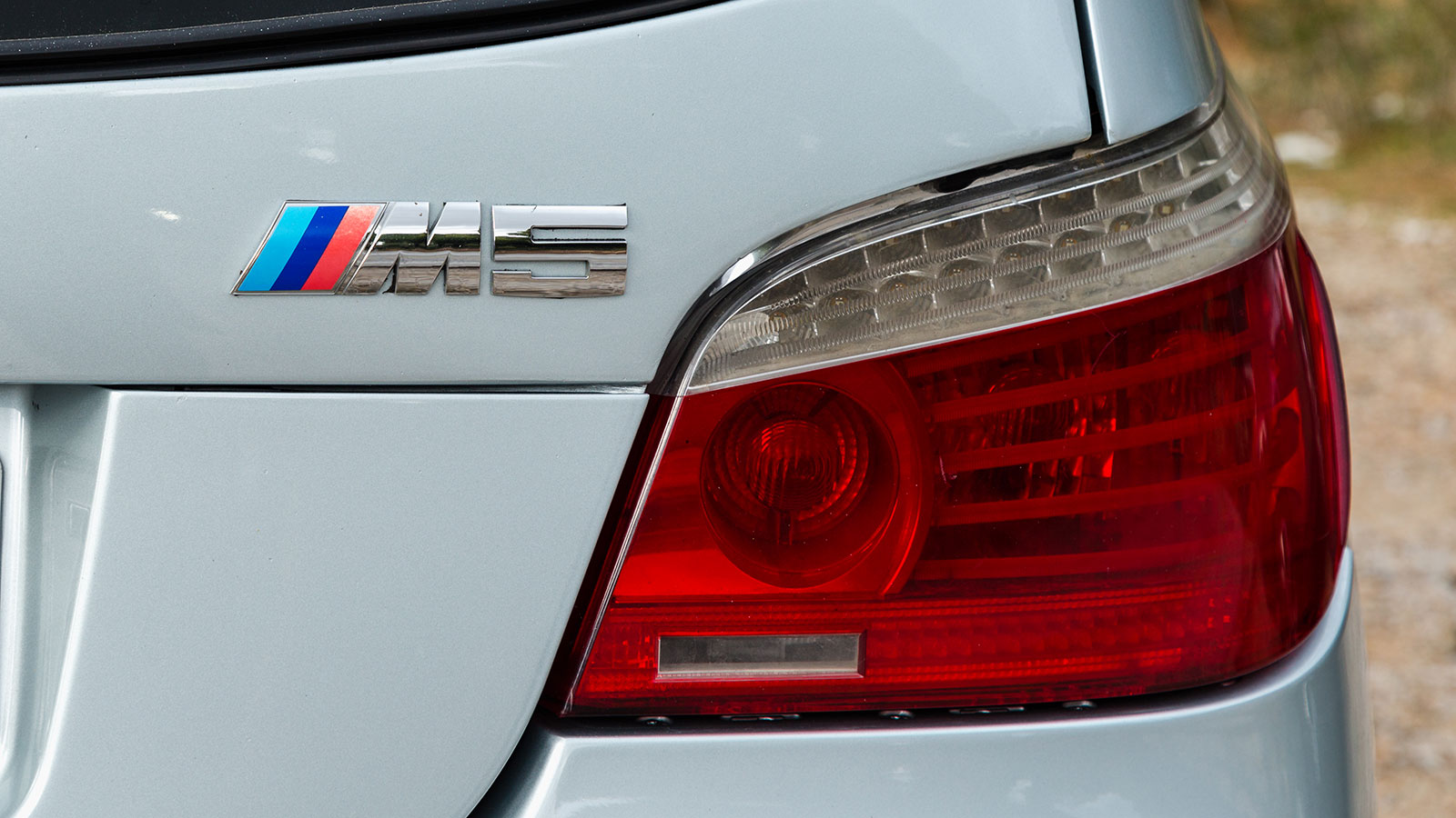 Αυτή είναι η ελληνική BMW M5 νεκροφόρα που έγινε viral παγκοσμίως!