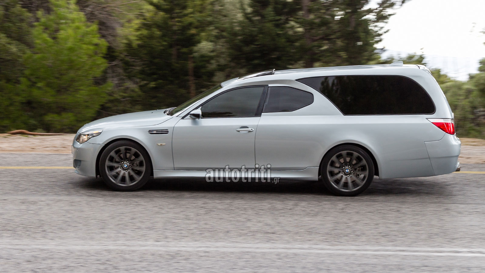 Αυτή είναι η ελληνική BMW M5 νεκροφόρα που έγινε viral παγκοσμίως!
