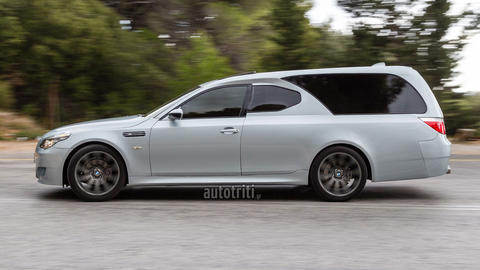 Αυτή είναι η ελληνική BMW M5 νεκροφόρα που έγινε viral παγκοσμίως!