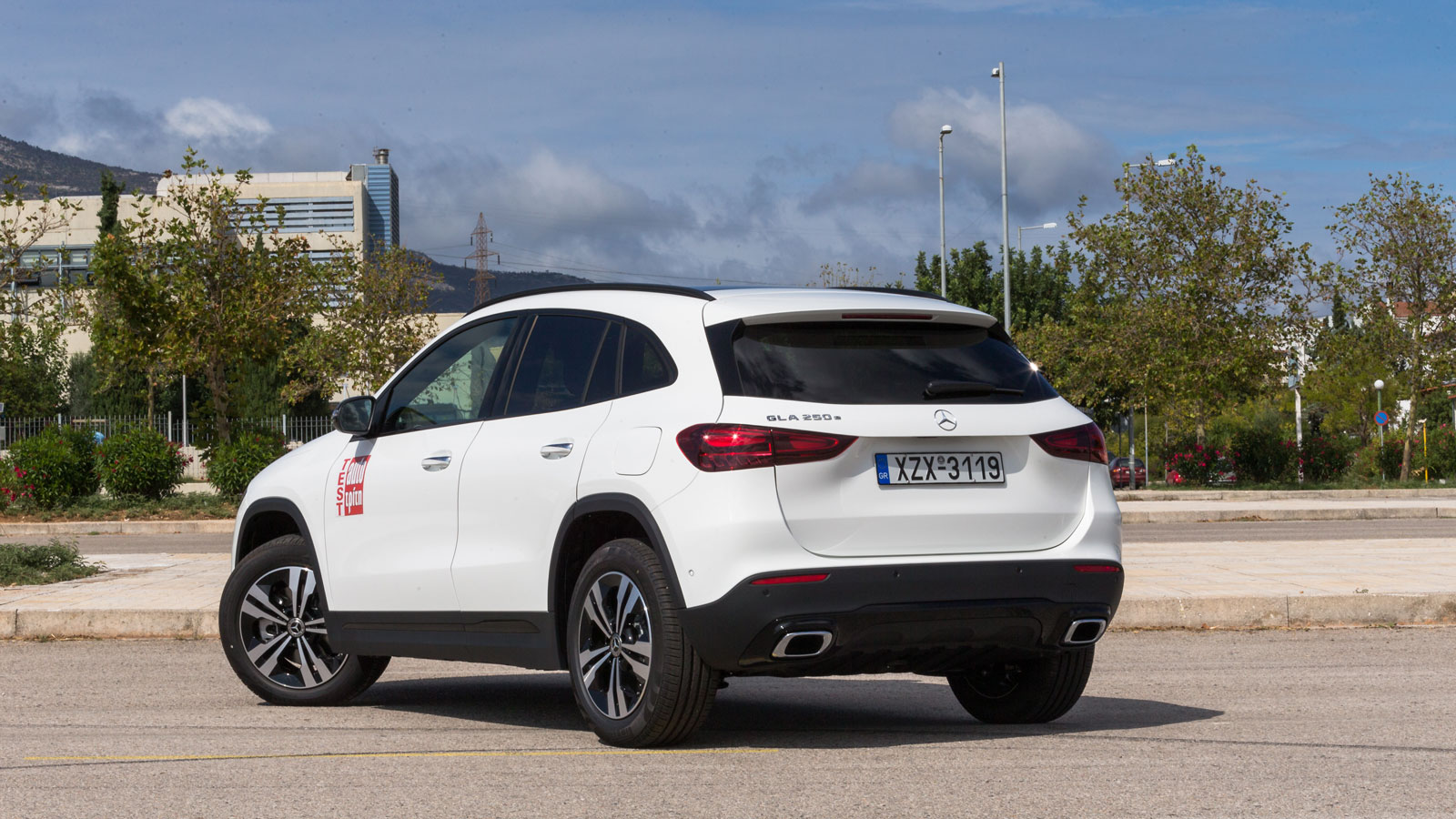 Νέα Mercedes GLA 200: Τα έξτρα που δεν είχε πριν στη «βασική» 