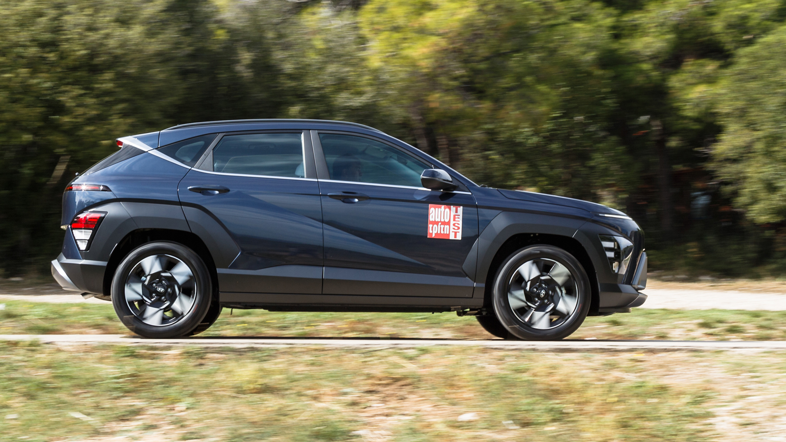 Επαρκείς σε επιδόσεις ο 1,0 turbo των 120 ίππων, αλλά παρά το ήπια υβριδικό σύστημα «τσιμπάει» σε κατανάλωση με τη μέση τιμή της να είναι γύρω στα 8,5