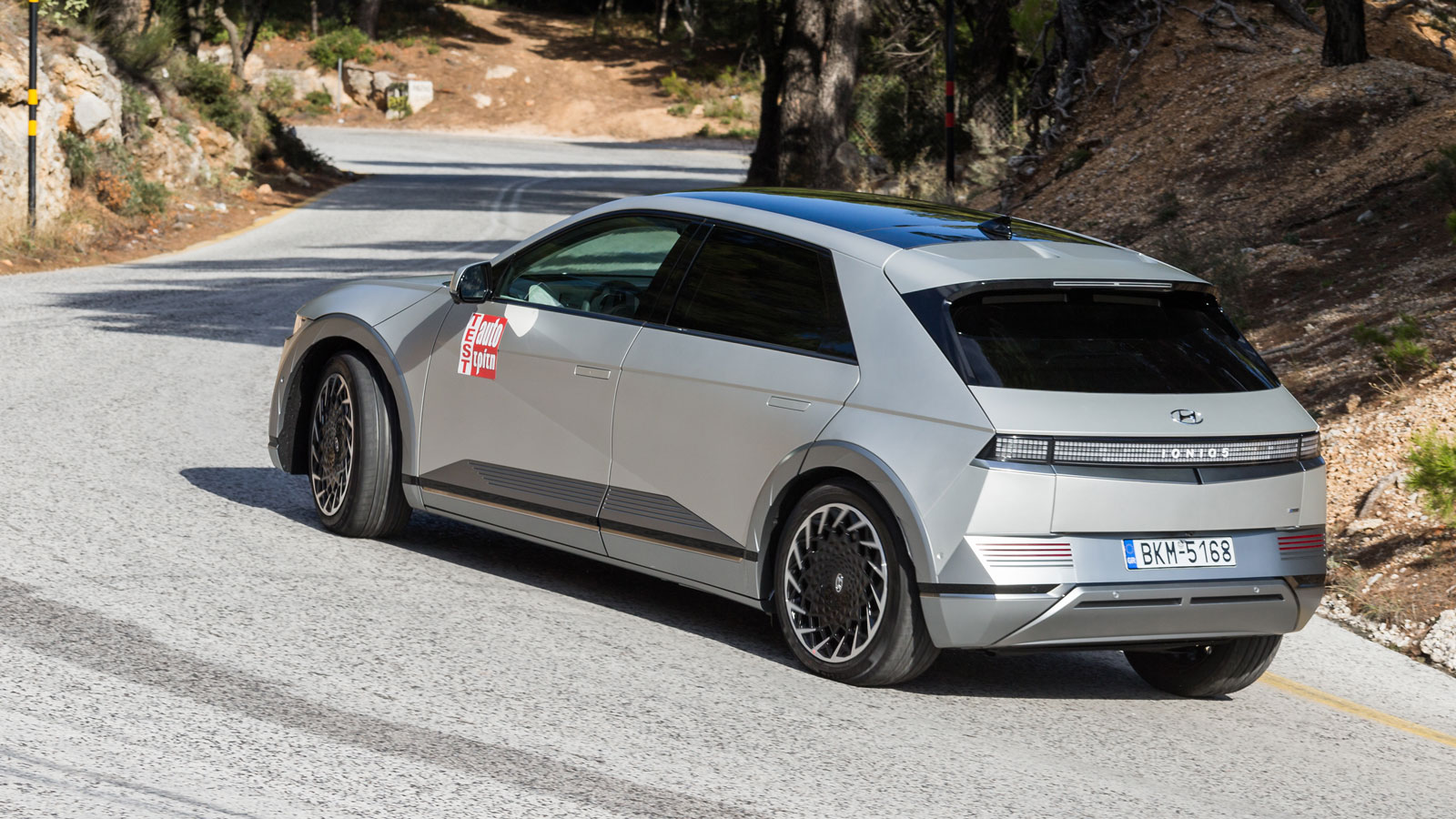 Φουτουριστικό design και αιχμηρό look χωρίς ακρότητες: Τα 4,63 μ. του Hyundai Ioniq 5 θα μπορούσαν κάλλιστα να ορίζουν ένα αεροδυναμικό πρωτότυπο από 