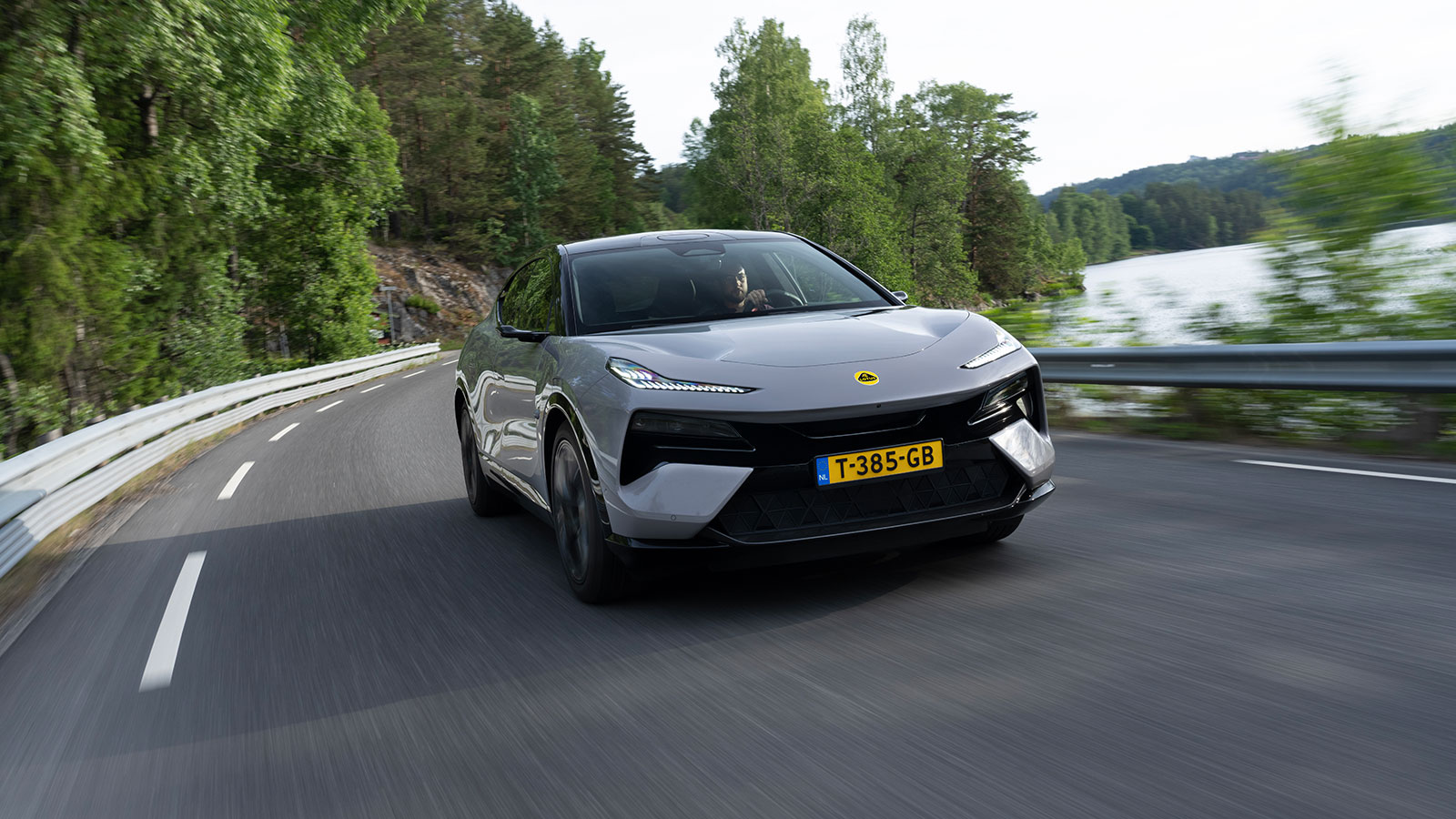 Στην Ευρώπη από 95.990 ευρώ η ηλεκτρική Lotus Eletre