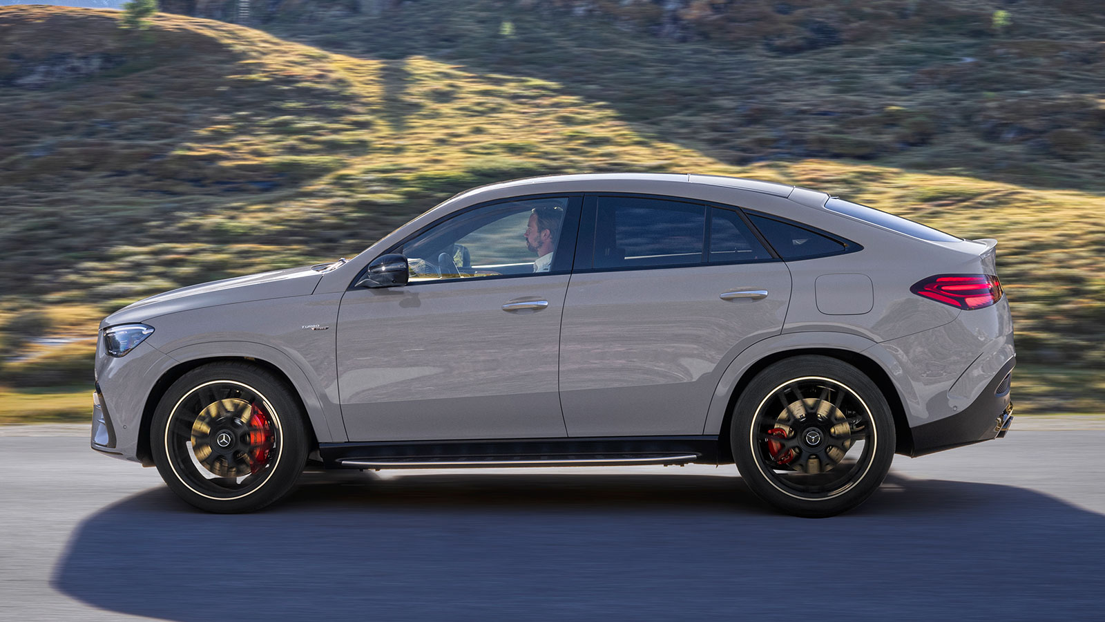 Νέα PHEV Mercedes-AMG GLE 53 με 544 άλογα