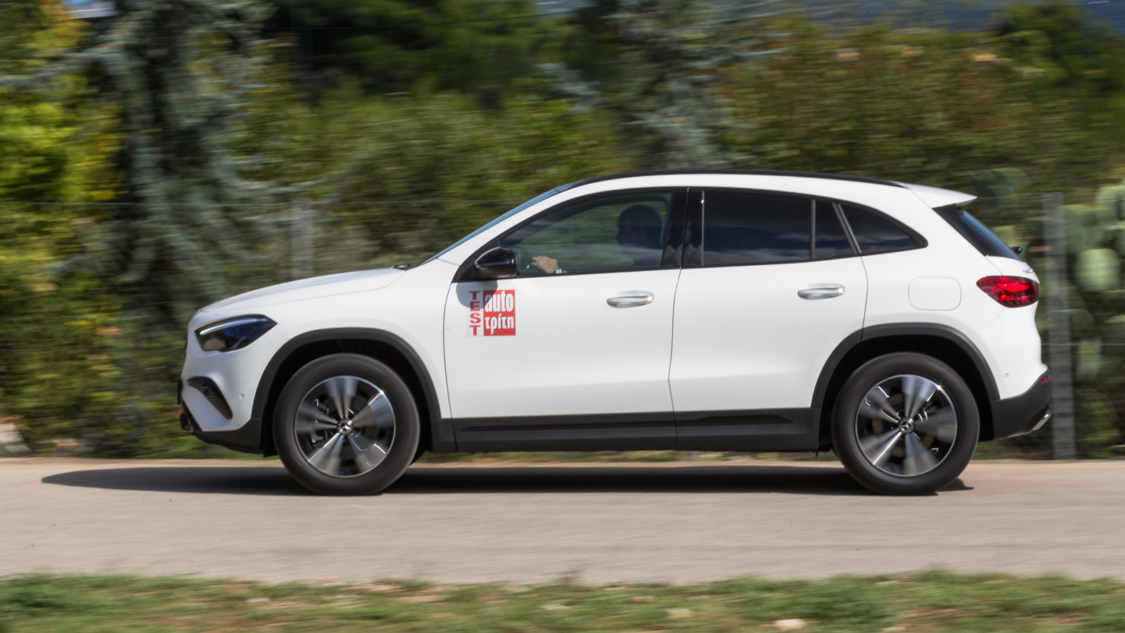 Όταν ο οδηγός πατήσει με αποφασιστικότητα το γκάζι οι επιδόσεις είναι μεν δυναμικές, αλλά οι μετρήσεις μας έδειξαν πως είναι κατάτι πιο άτονες σε σχέσ