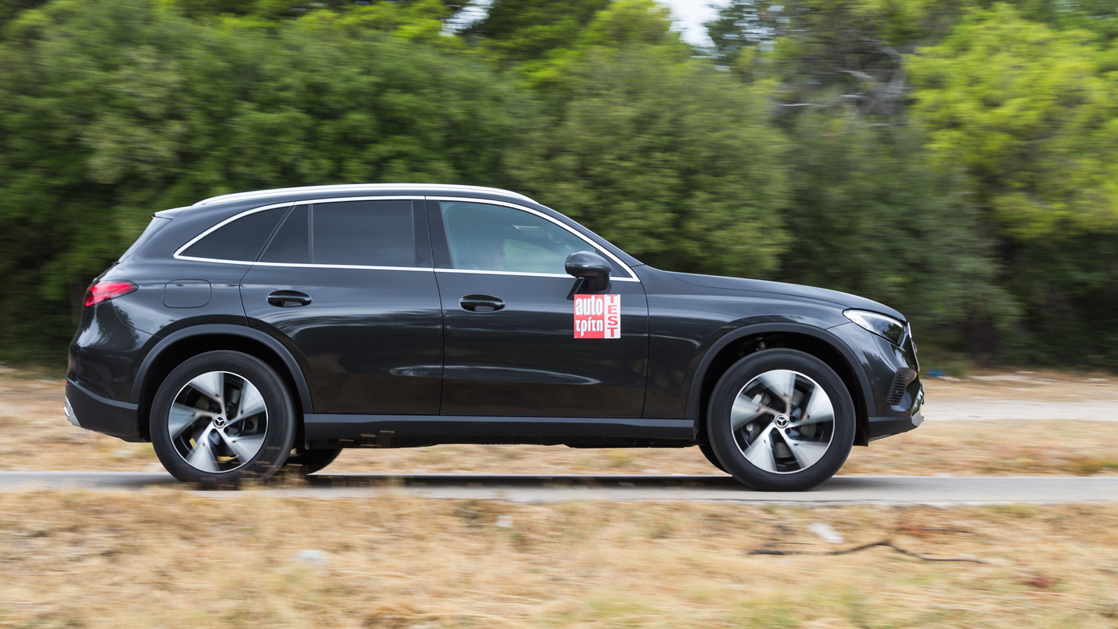 Η GLC  300 de είναι ένας από τους καλύτερους εκφραστές την τεχνολογίας των Plug-in γιατί έχει μπαταρία ώστε να την χρησιμοποιείς ως ηλεκτρικό και το d