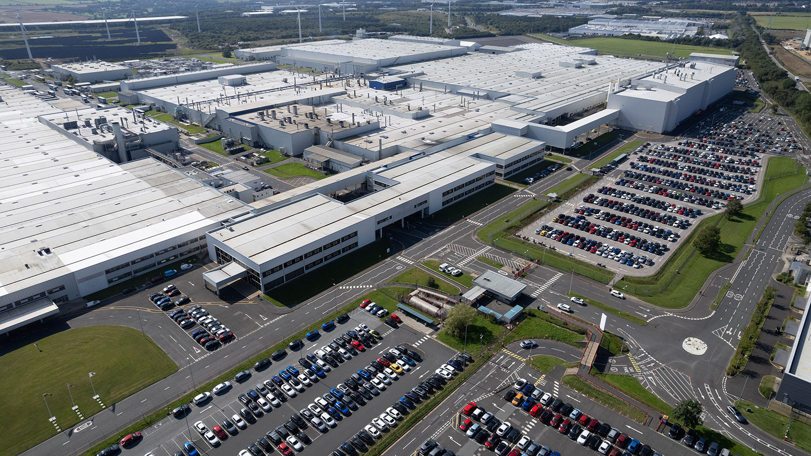 Επίσημο: Έρχονται τα ηλεκτρικά Nissan Juke και Qashqai