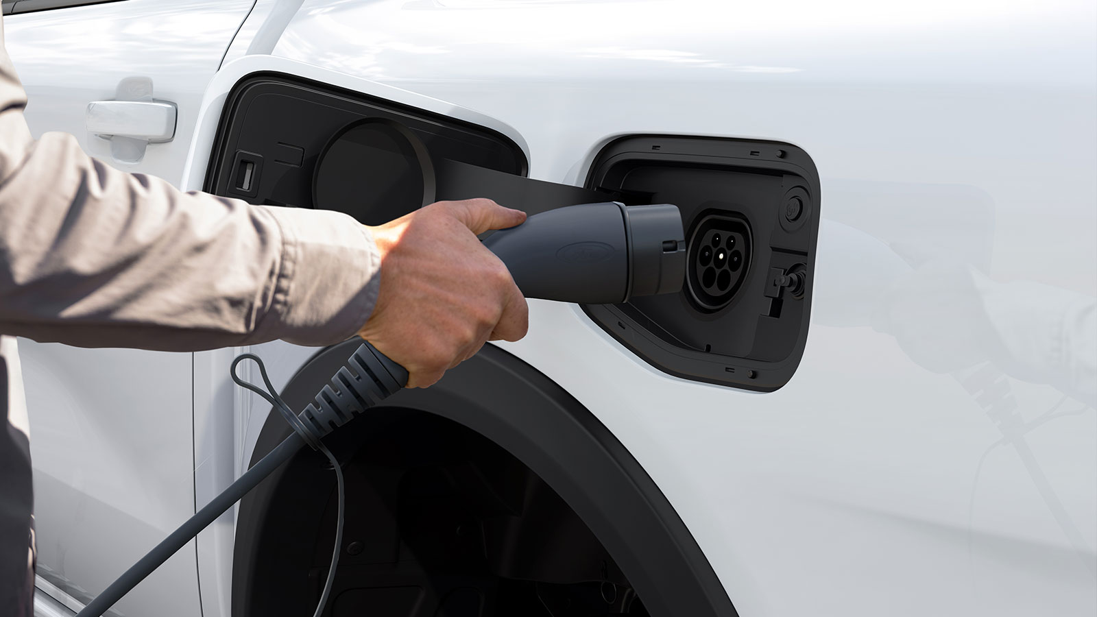 Νέο plug-in υβριδικό Ford Ranger με 45+ χλμ. ηλεκτρική αυτονομία! 